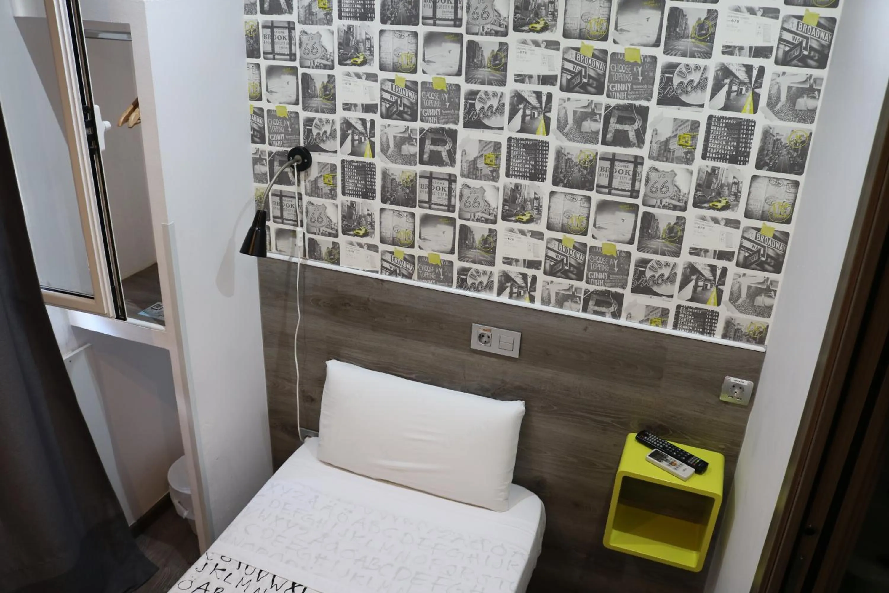 Bed in Hostal Abril Madrid