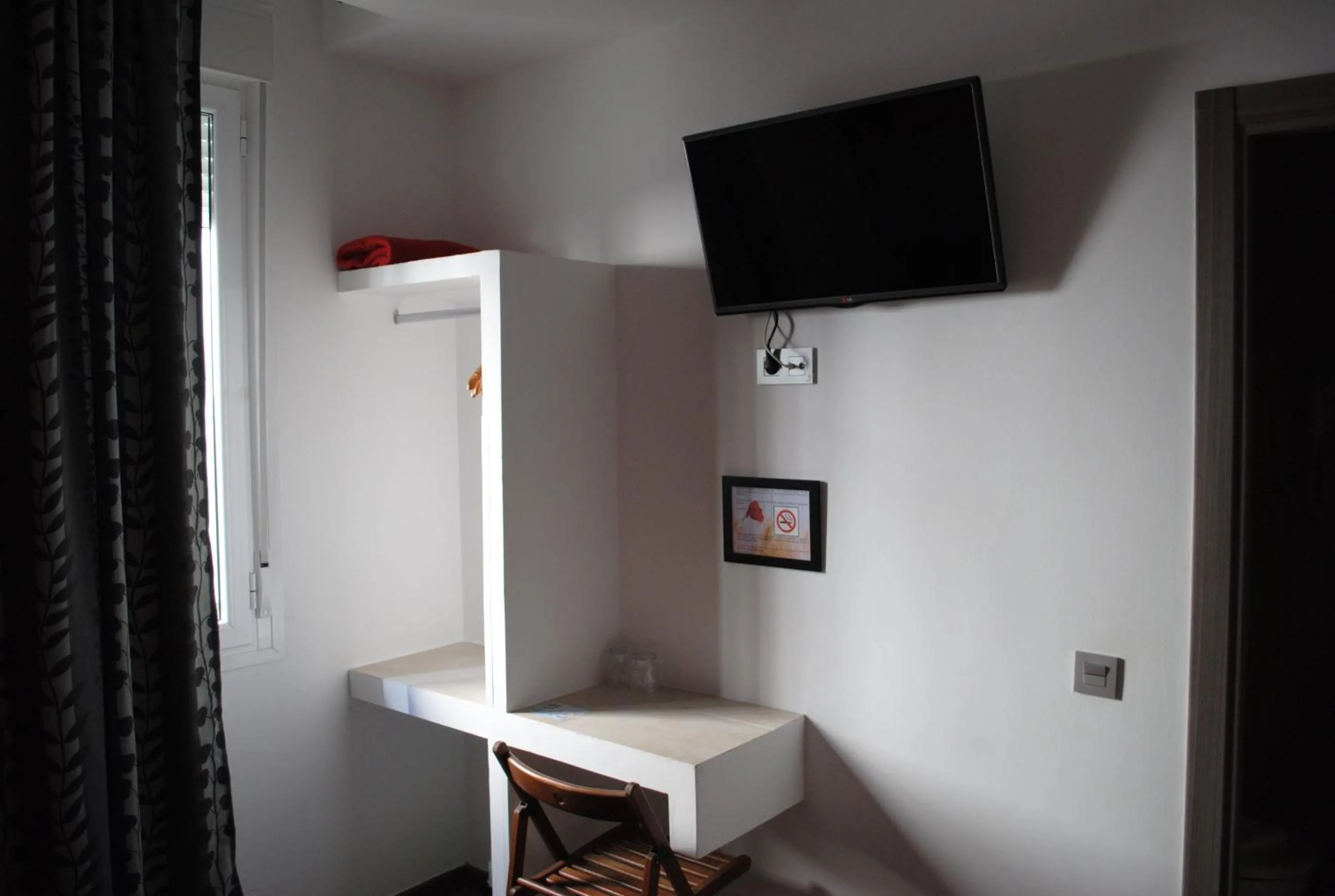 Bed in Hostal Abril Madrid