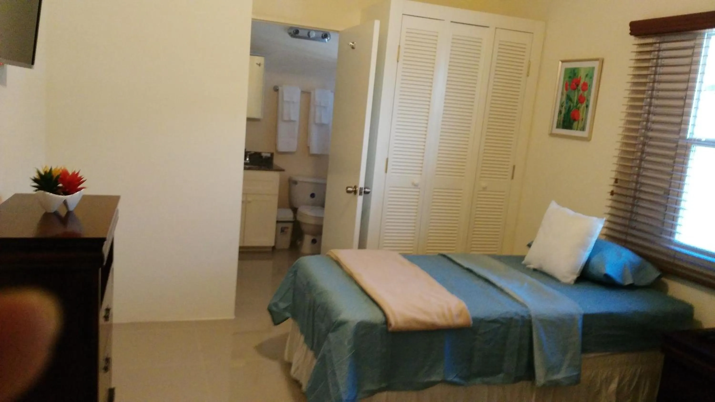 Bathroom, Bed in Relax Villa