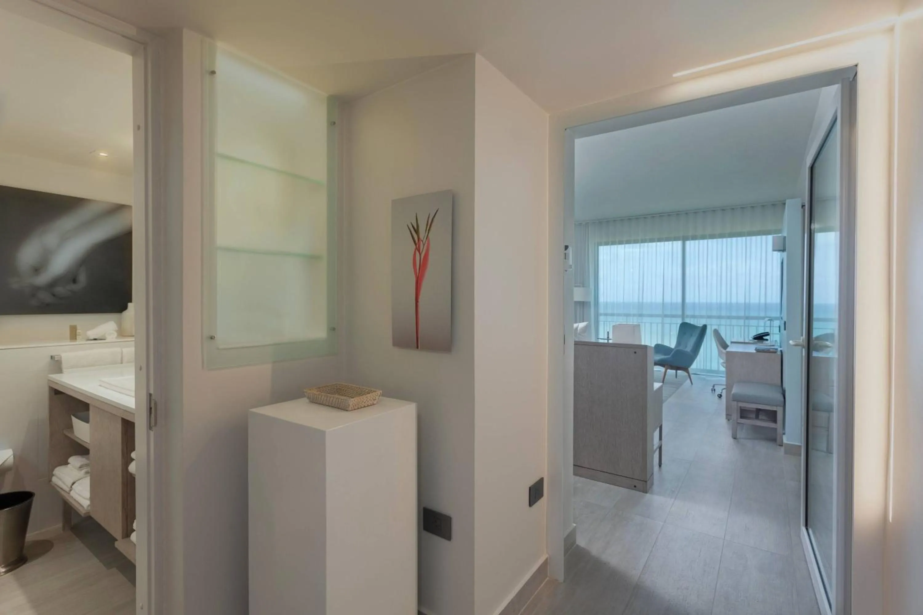 Photo of the whole room in La Concha Resort, Puerto Rico, Autograph Collection