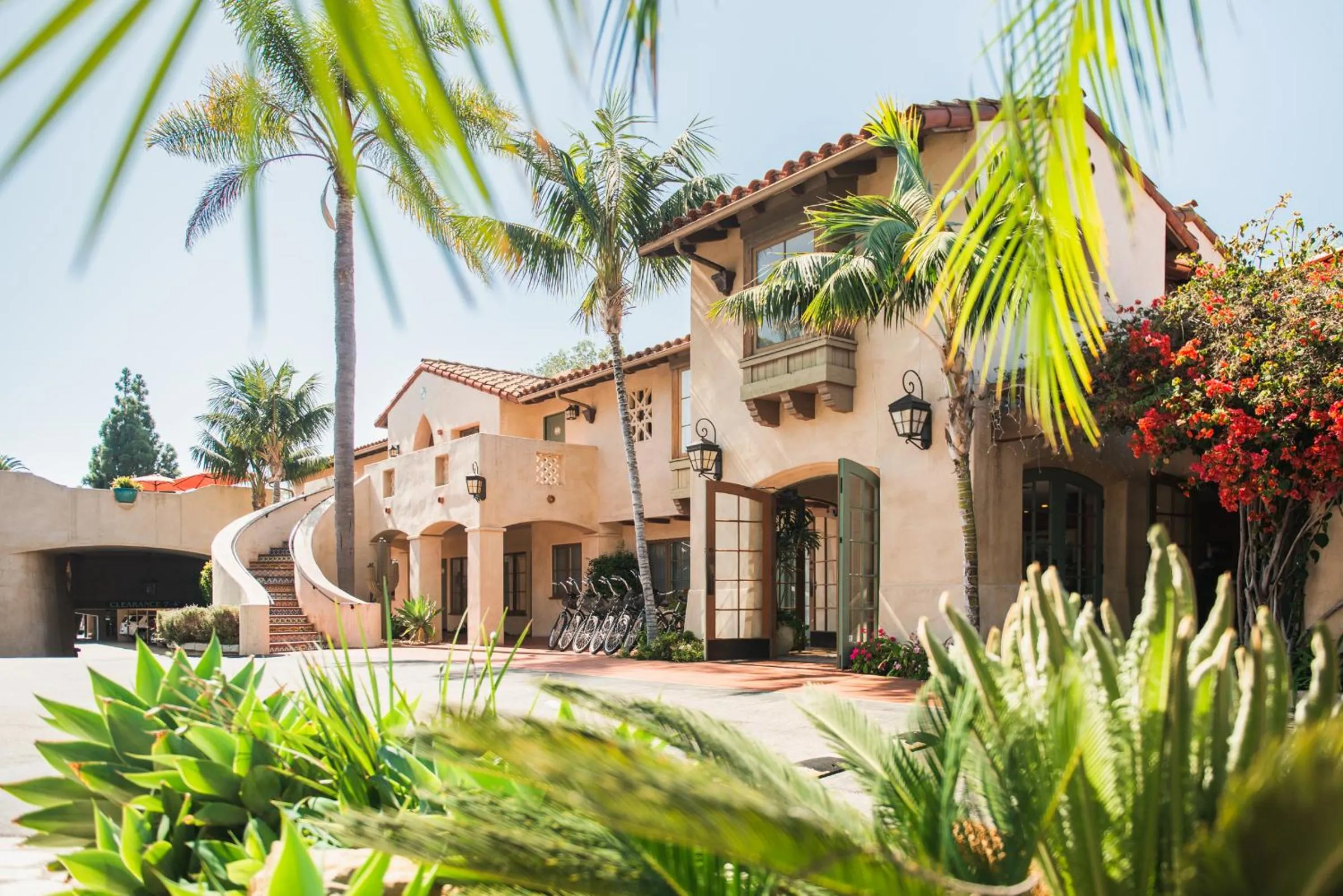 Facade/entrance in Brisas Del Mar Inn at the Beach