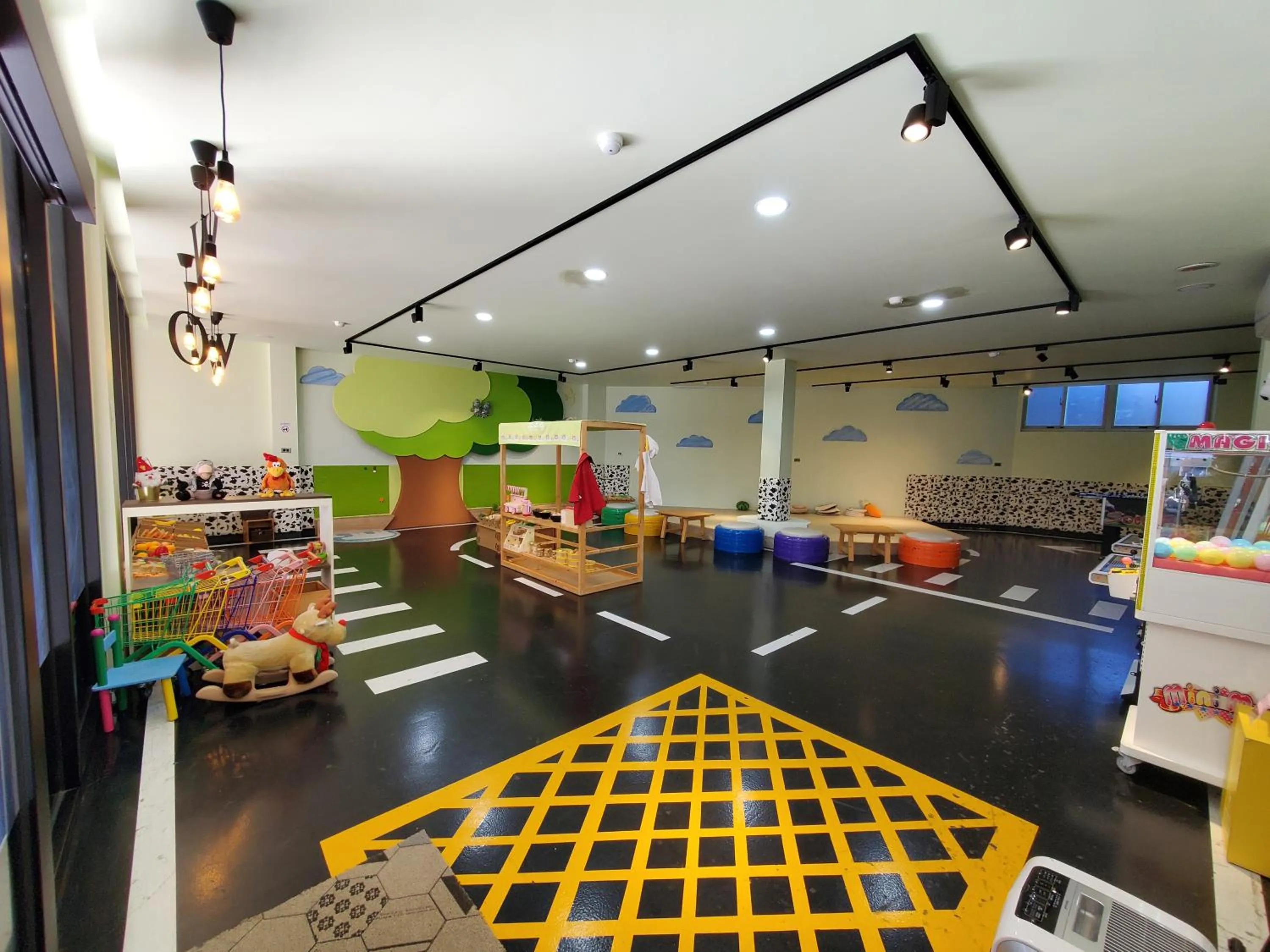 Game Room in Slow Wow Hot Spring Hotel