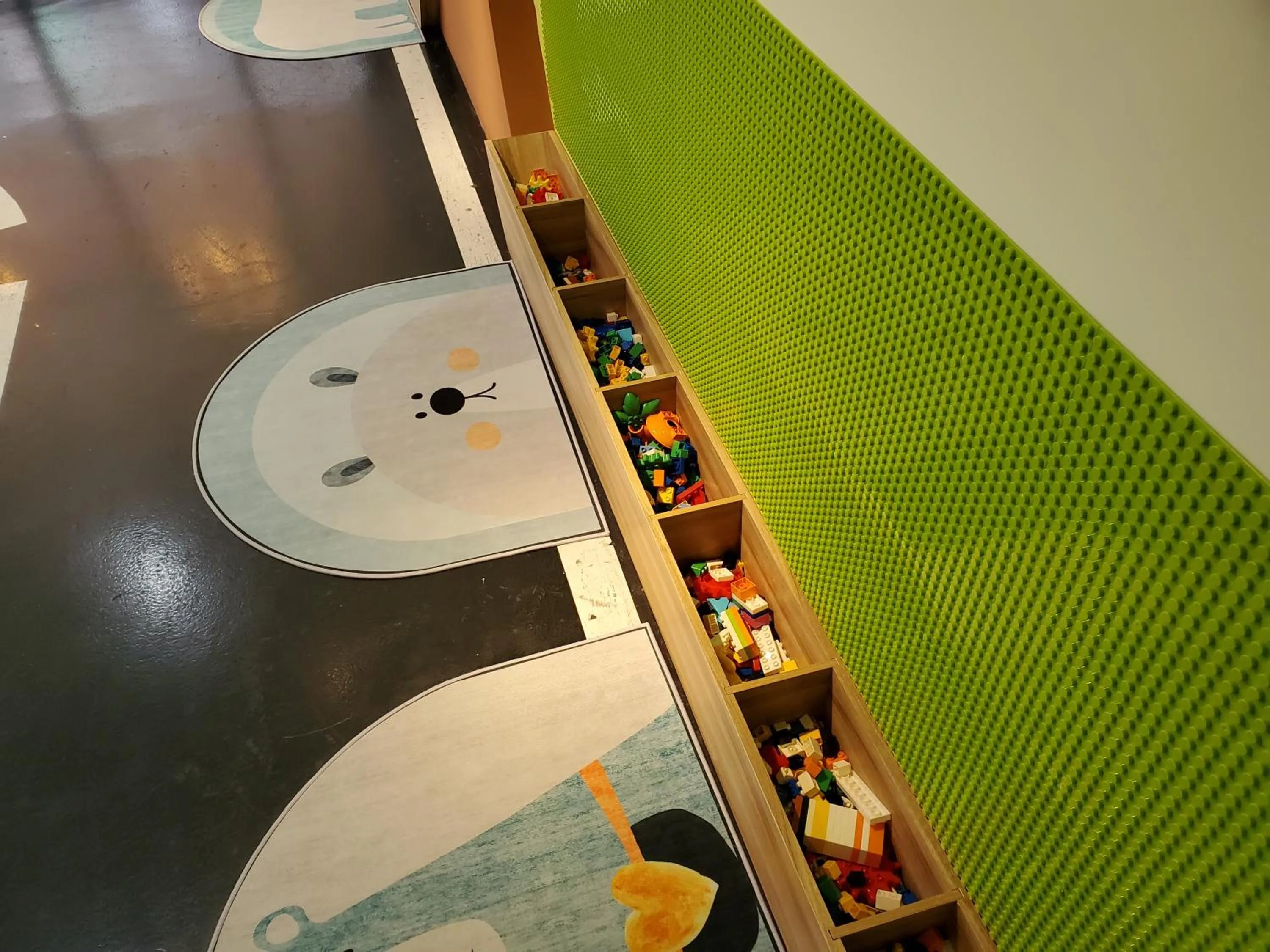 Game Room in Slow Wow Hot Spring Hotel