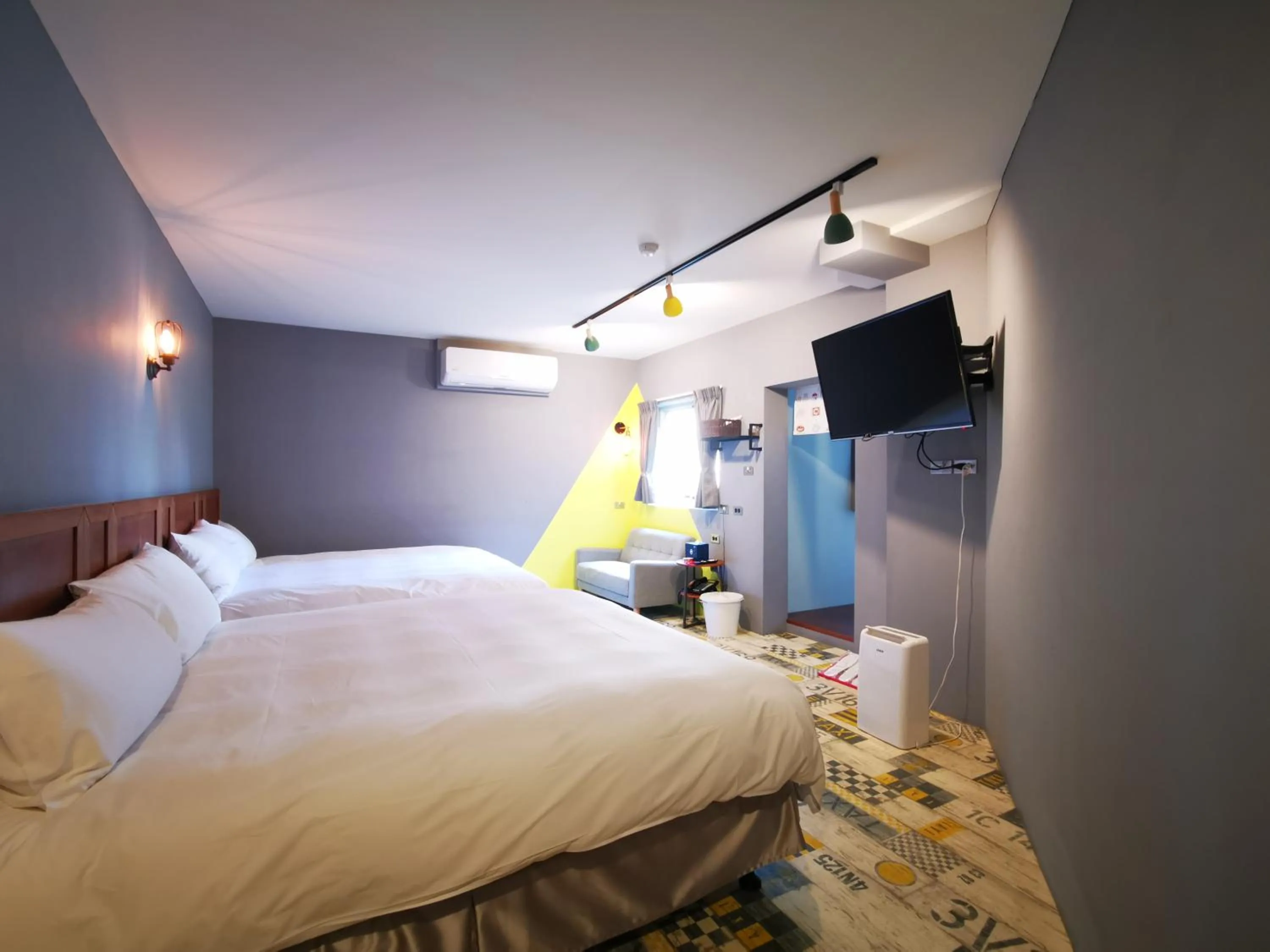 Bedroom, Bed in Slow Wow Hot Spring Hotel