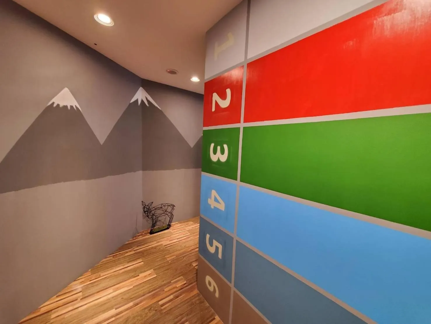 Decorative detail in Slow Wow Hot Spring Hotel