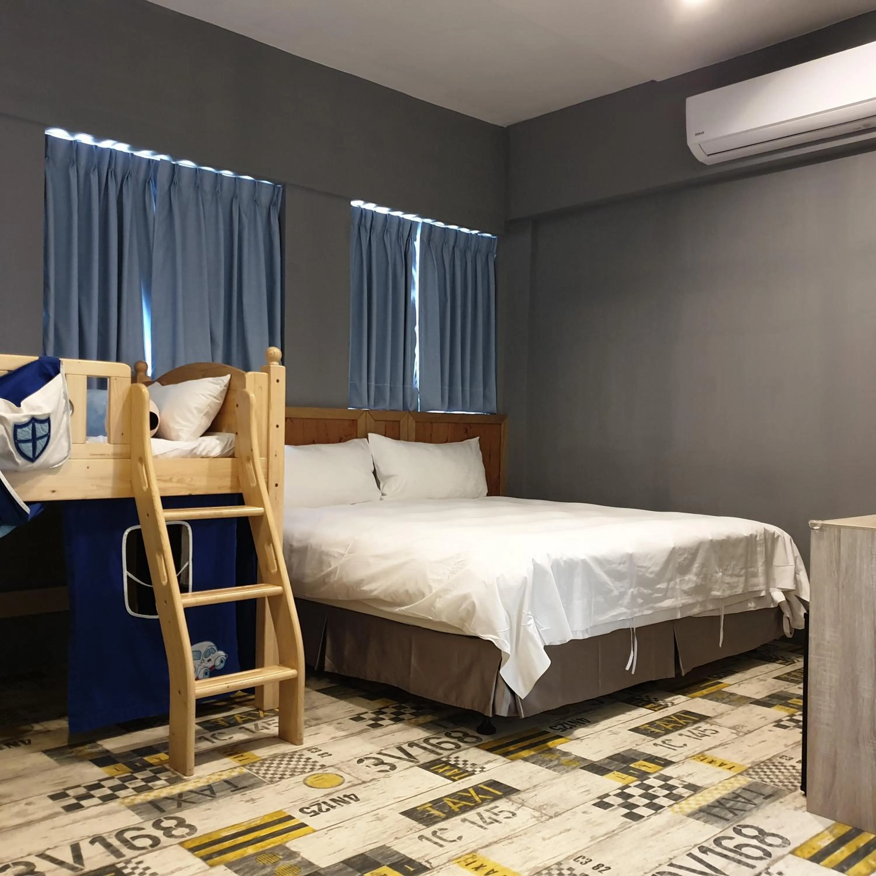 bunk bed, Bed in Slow Wow Hot Spring Hotel