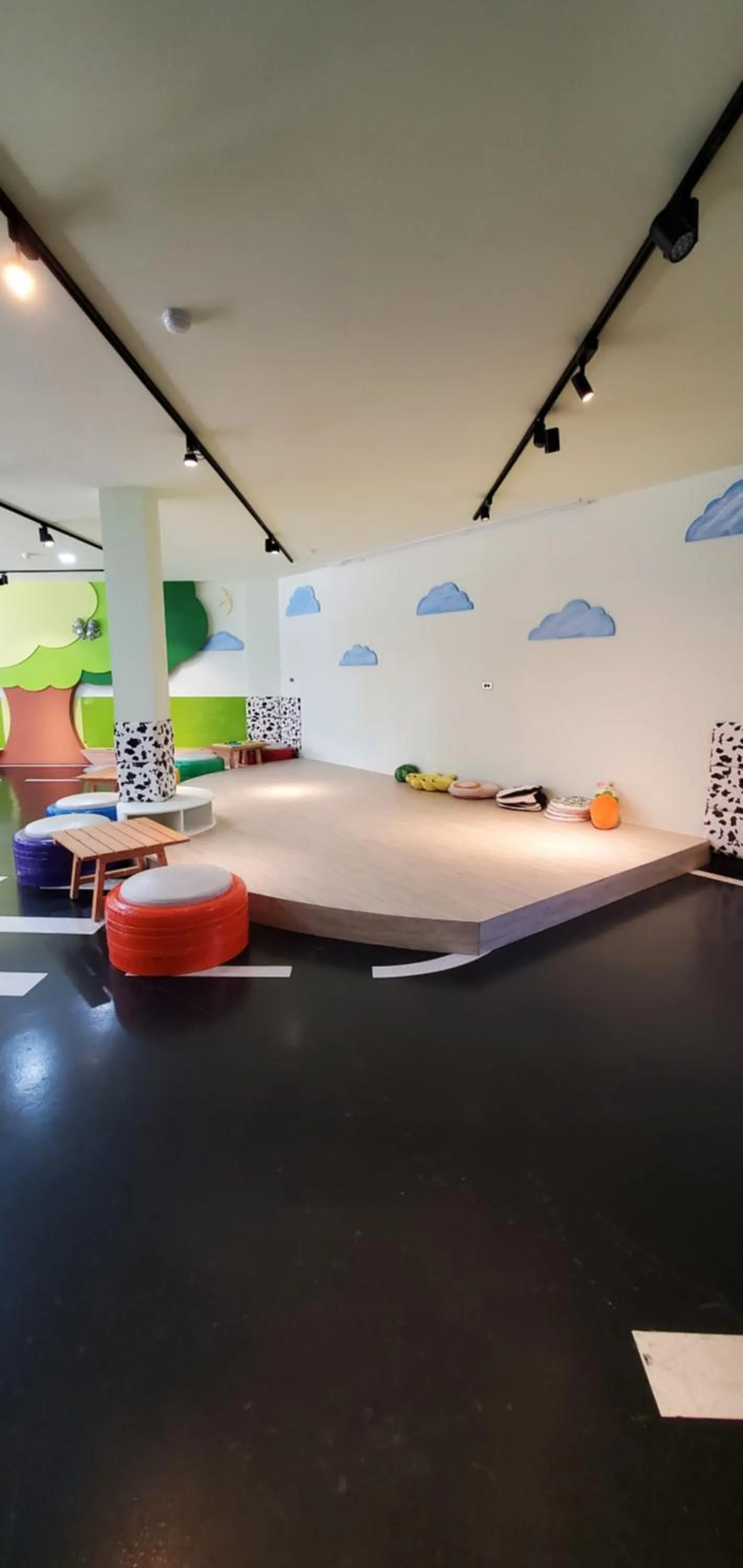 Game Room in Slow Wow Hot Spring Hotel