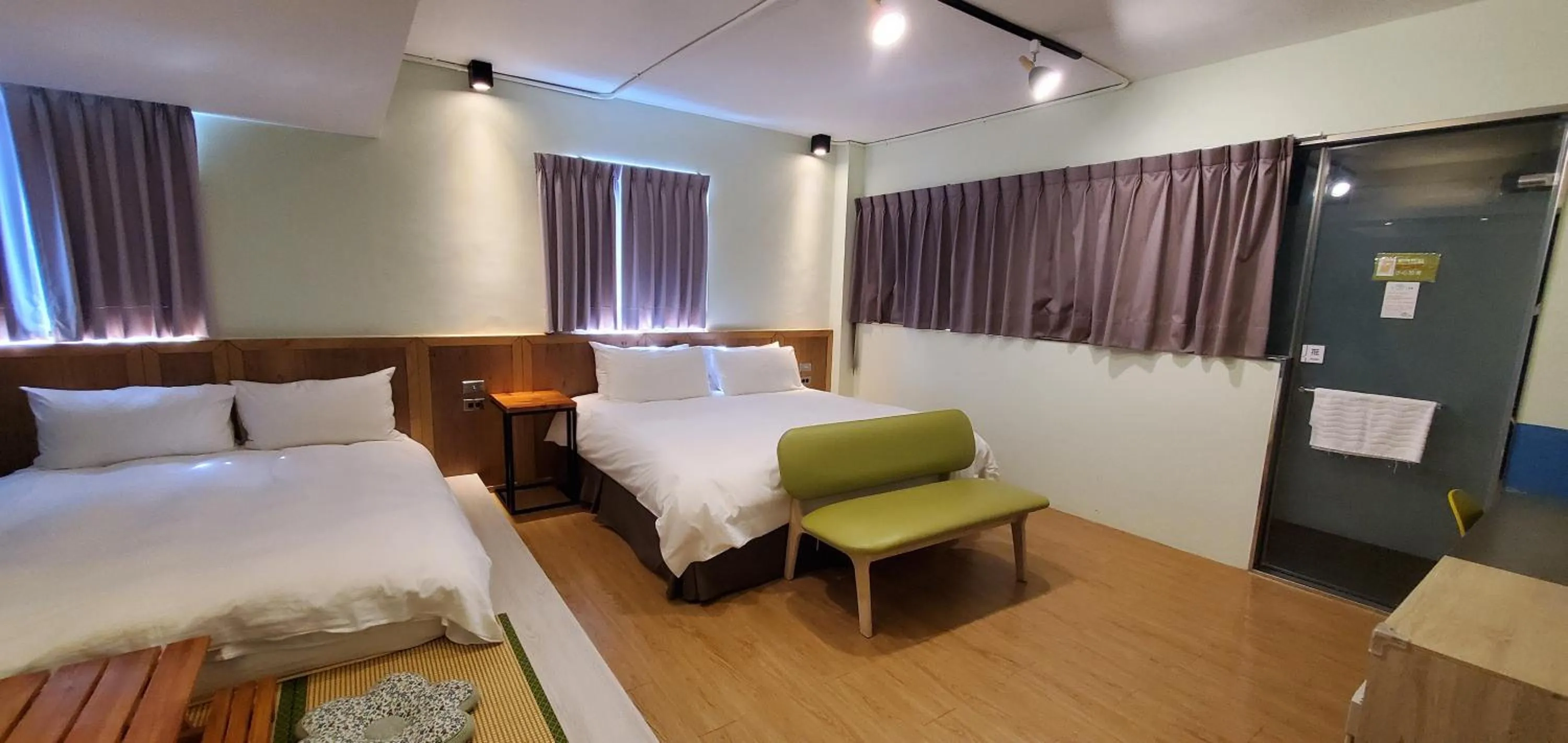 Bedroom, Bed in Slow Wow Hot Spring Hotel