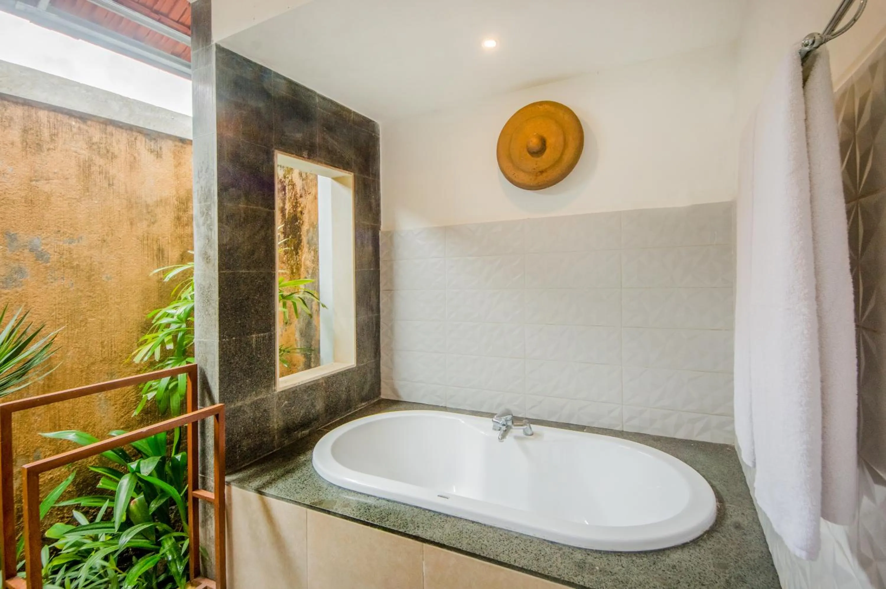 Bath in Nomad Hub Canggu Bali