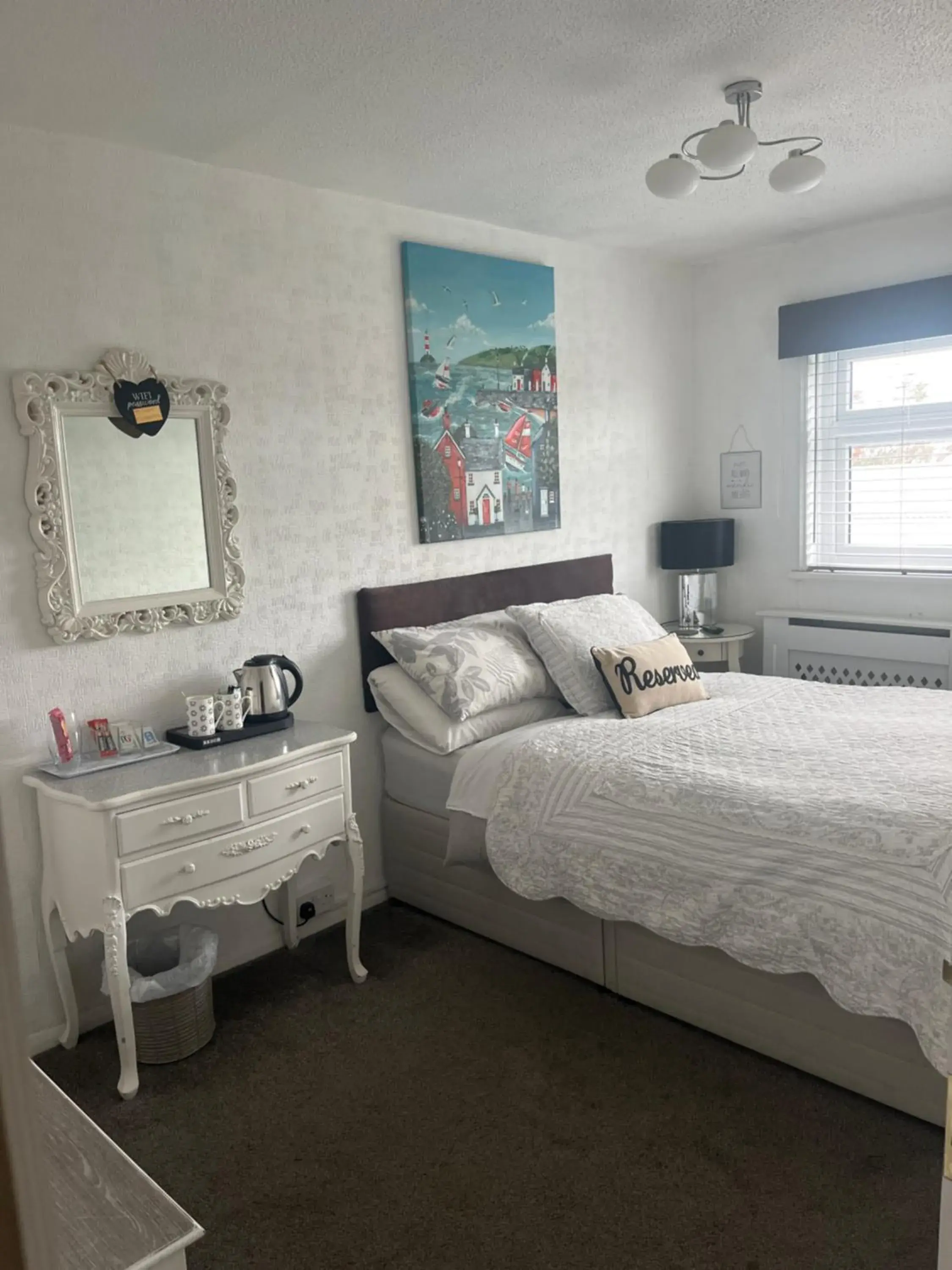 Double Room with Garden View in Southend Airport Bed & Breakfast Double Room with Garden View in Southend Airport Bed & Breakfast