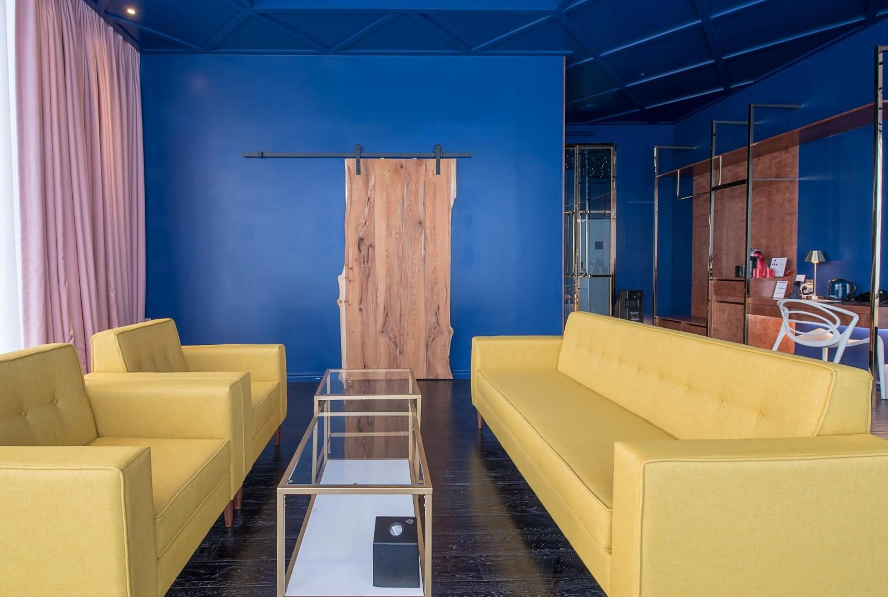 Living room in Imperial Palace Boutique Hotel Itaewon - Renovated in 2025