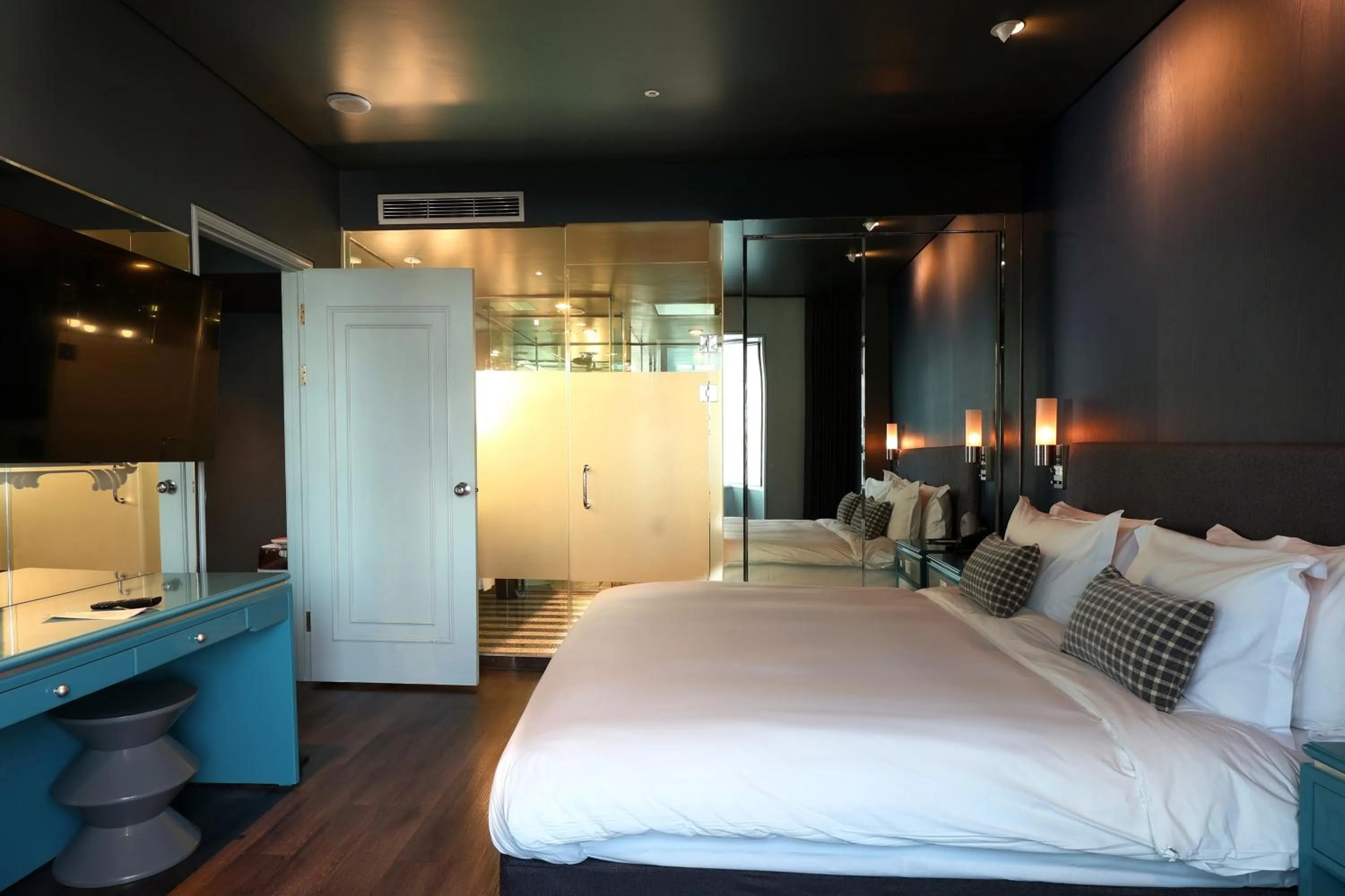 Bedroom, Bed in Imperial Palace Boutique Hotel Itaewon - Renovated in 2025