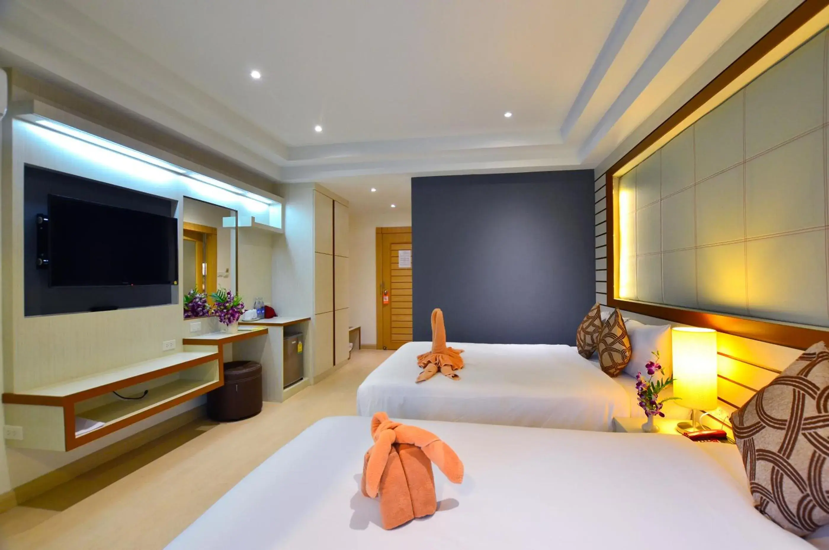 Deluxe Double or Twin Room in Windmill Resort Hotel Pattaya Deluxe Double or Twin Room in Windmill Resort Hotel Pattaya
