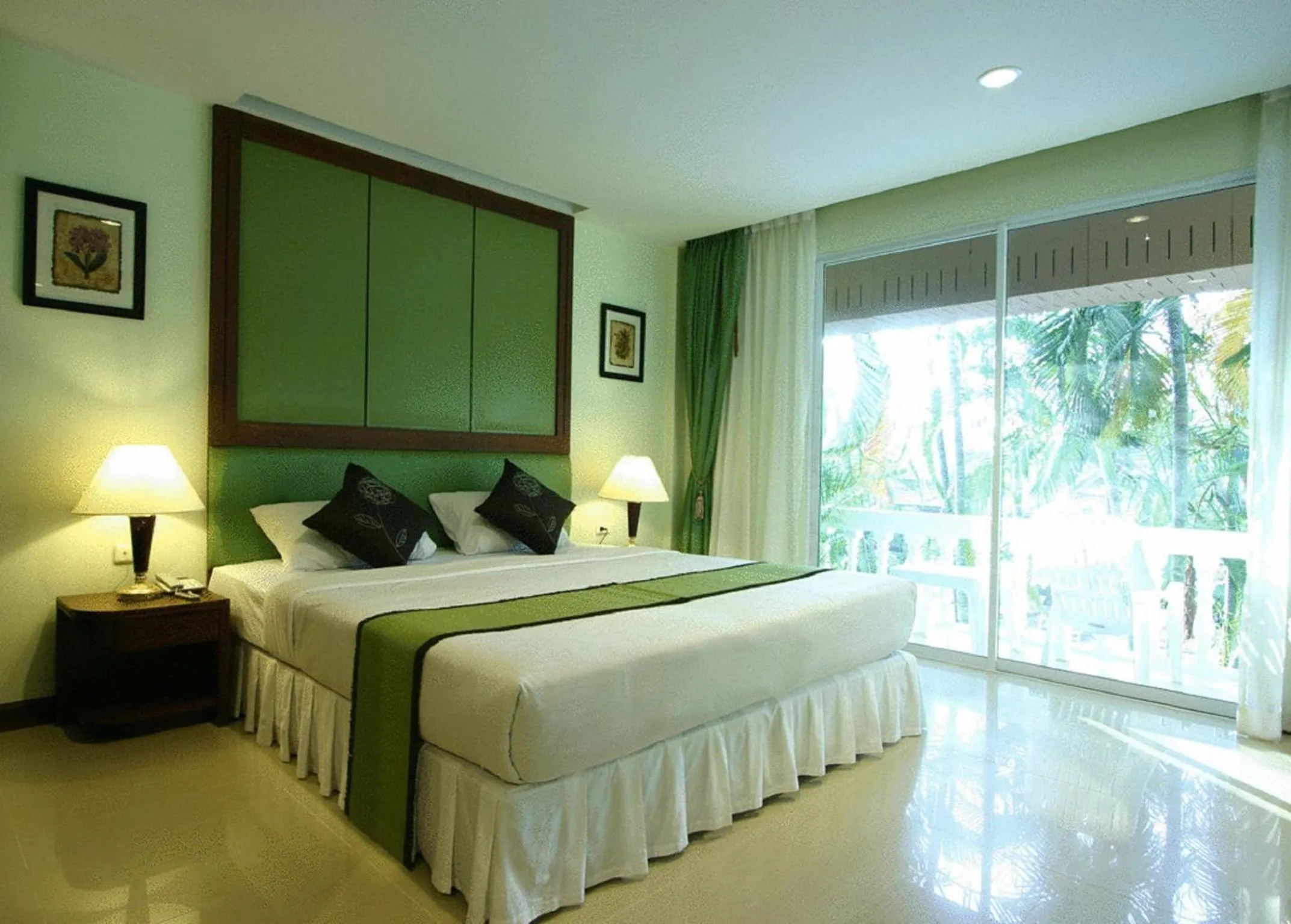 Bedroom, Bed in Windmill Resort Hotel Pattaya