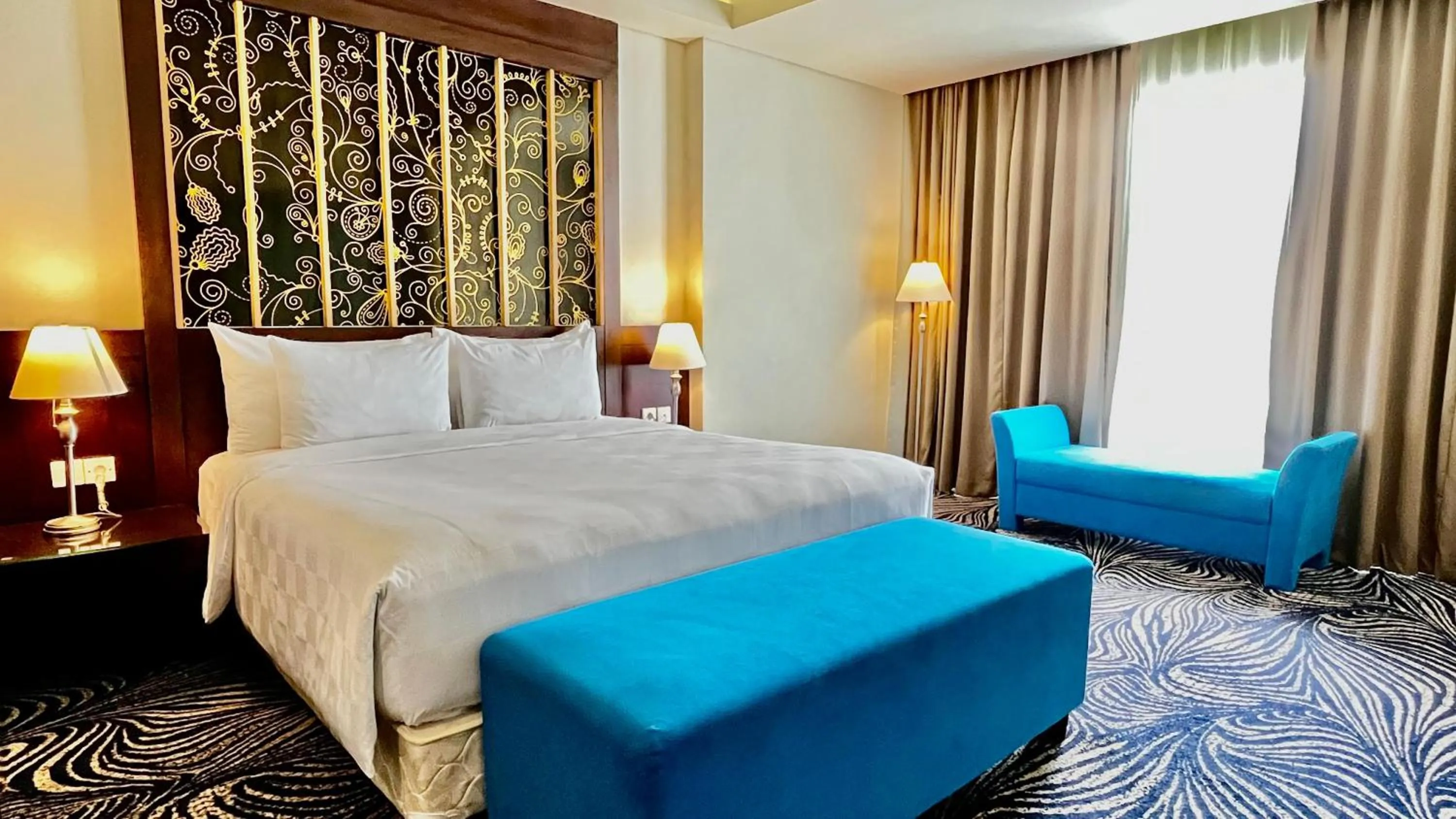 Bedroom, Bed in Swiss-Belhotel Silae Palu