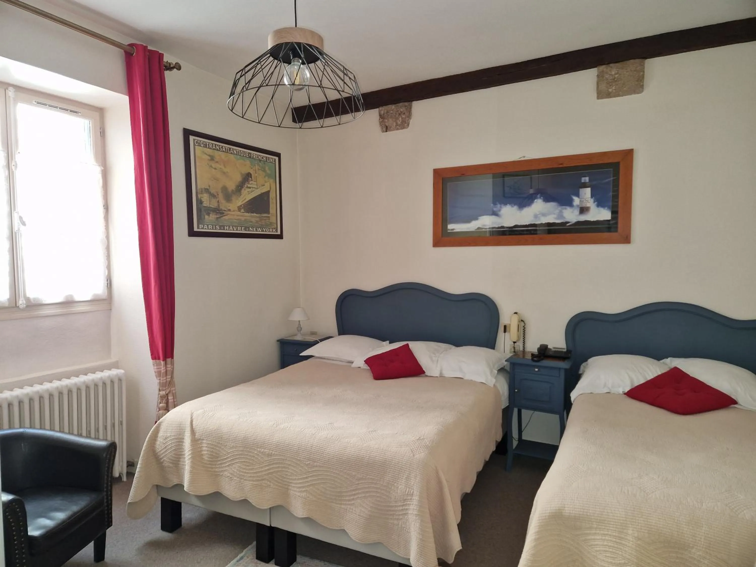 Bed in Logis Cote Loire - Auberge Ligerienne