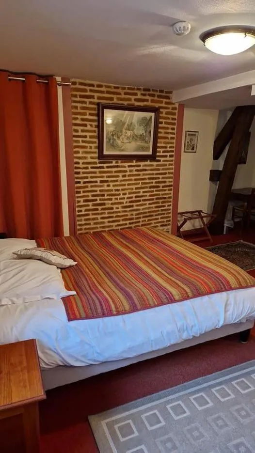 Bed in Logis Cote Loire - Auberge Ligerienne