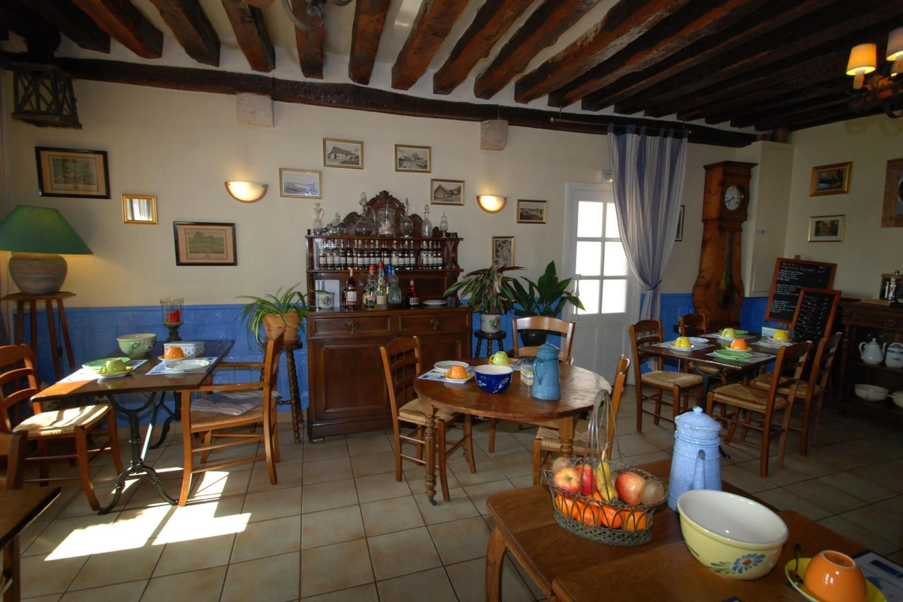 Restaurant/places to eat in Logis Cote Loire - Auberge Ligerienne