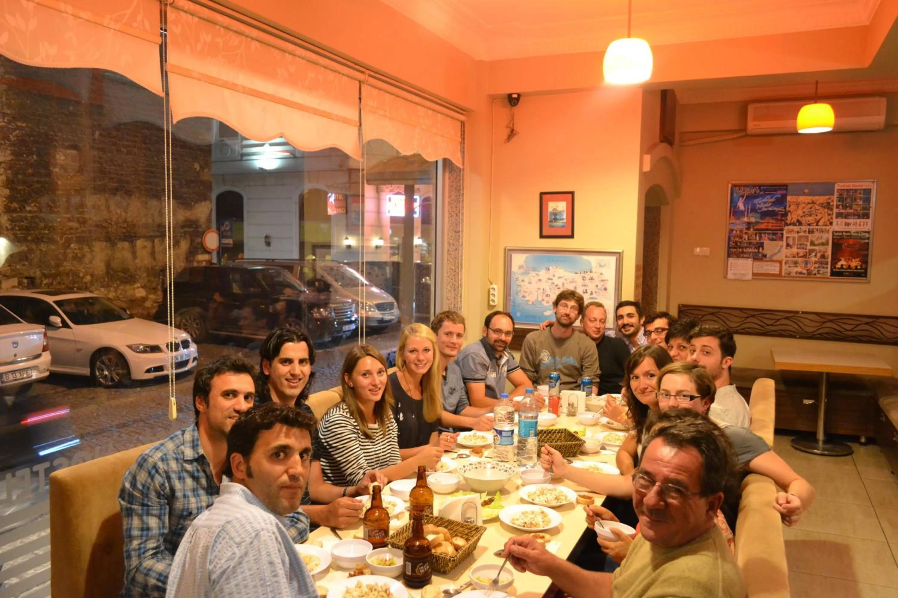 Restaurant/places to eat in Second Home Hostel