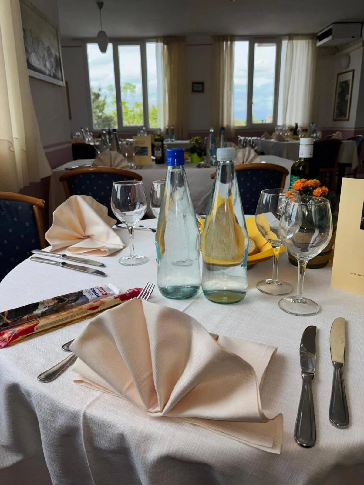 Restaurant/places to eat in Hotel Sporting