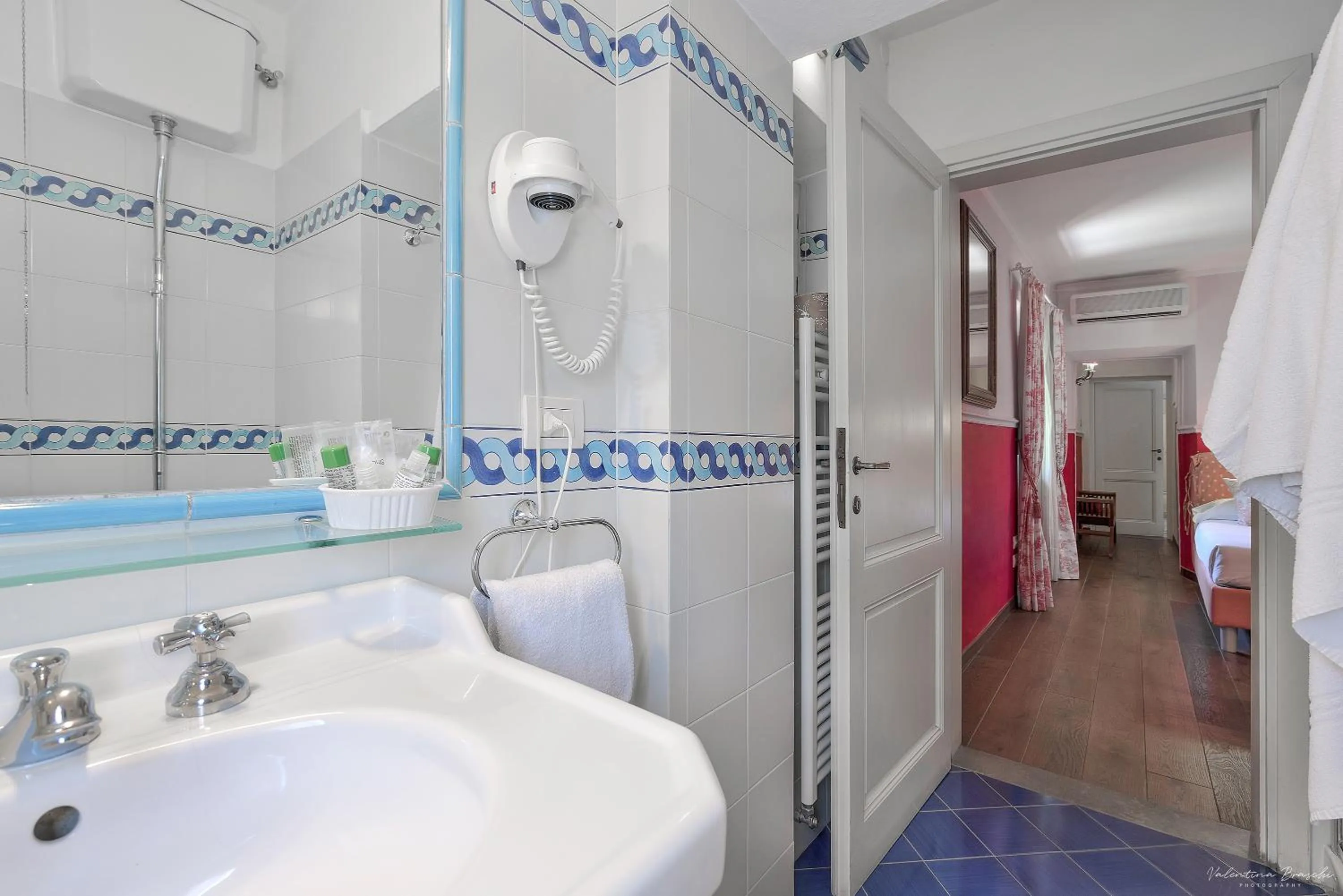 Toilet in Villa Ape Rosa Relais