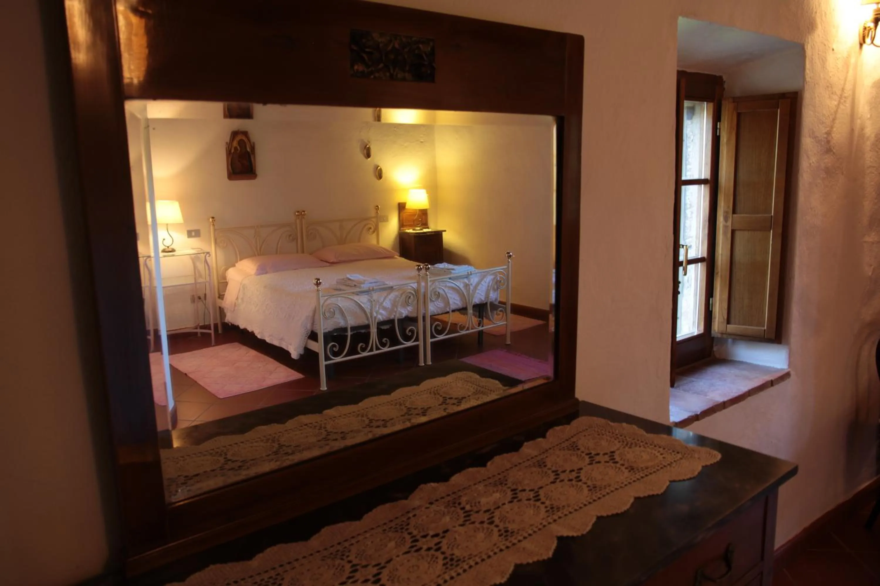 Decorative detail, Bed in Podere La Chiusella B&B