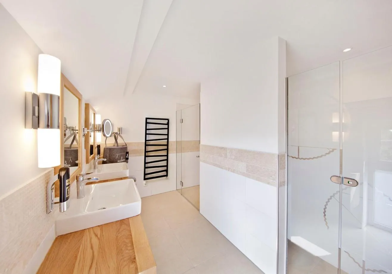 Photo of the whole room, Bed in Jordan's Untermühle