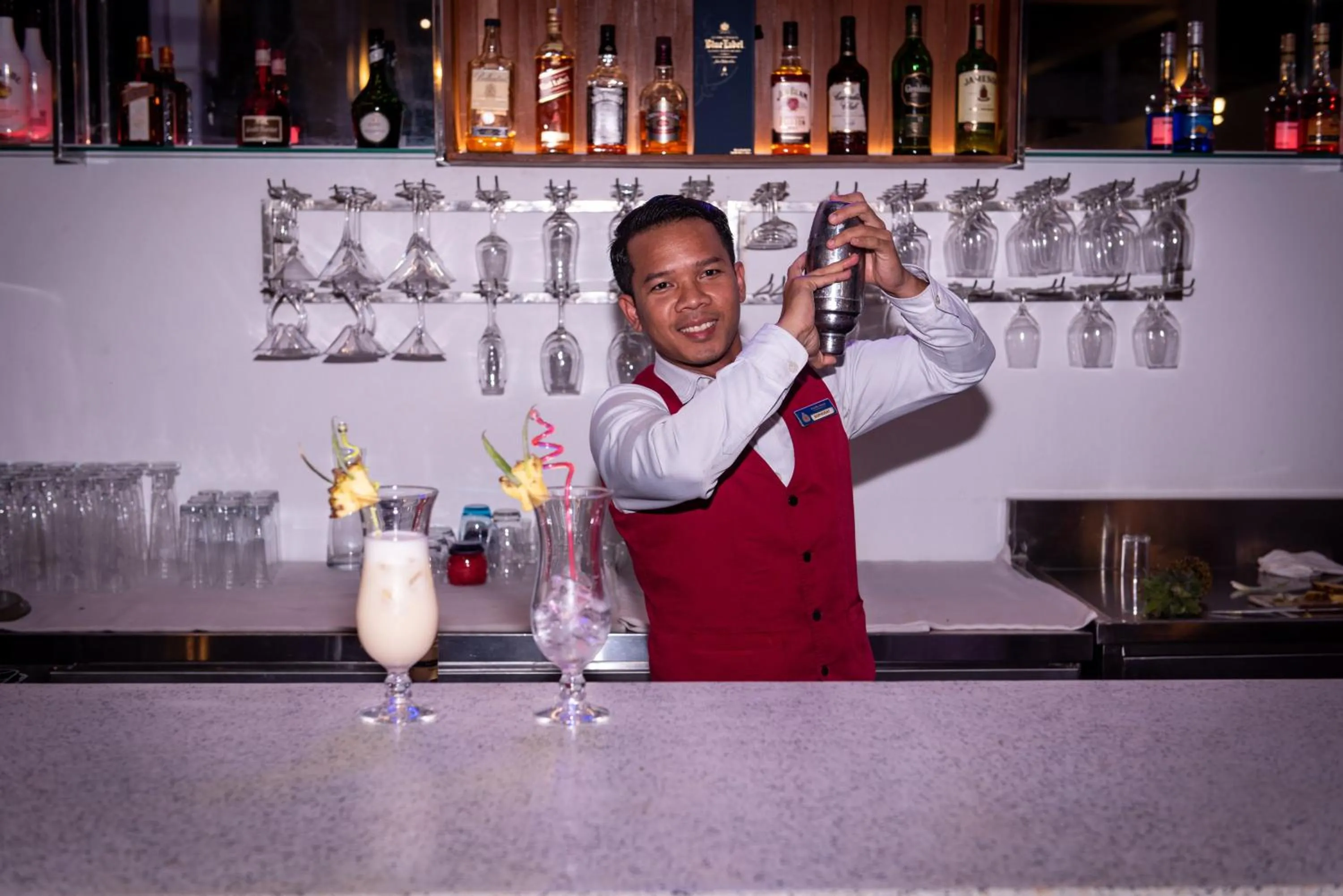 Evening entertainment in Pacific Hotel & Spa