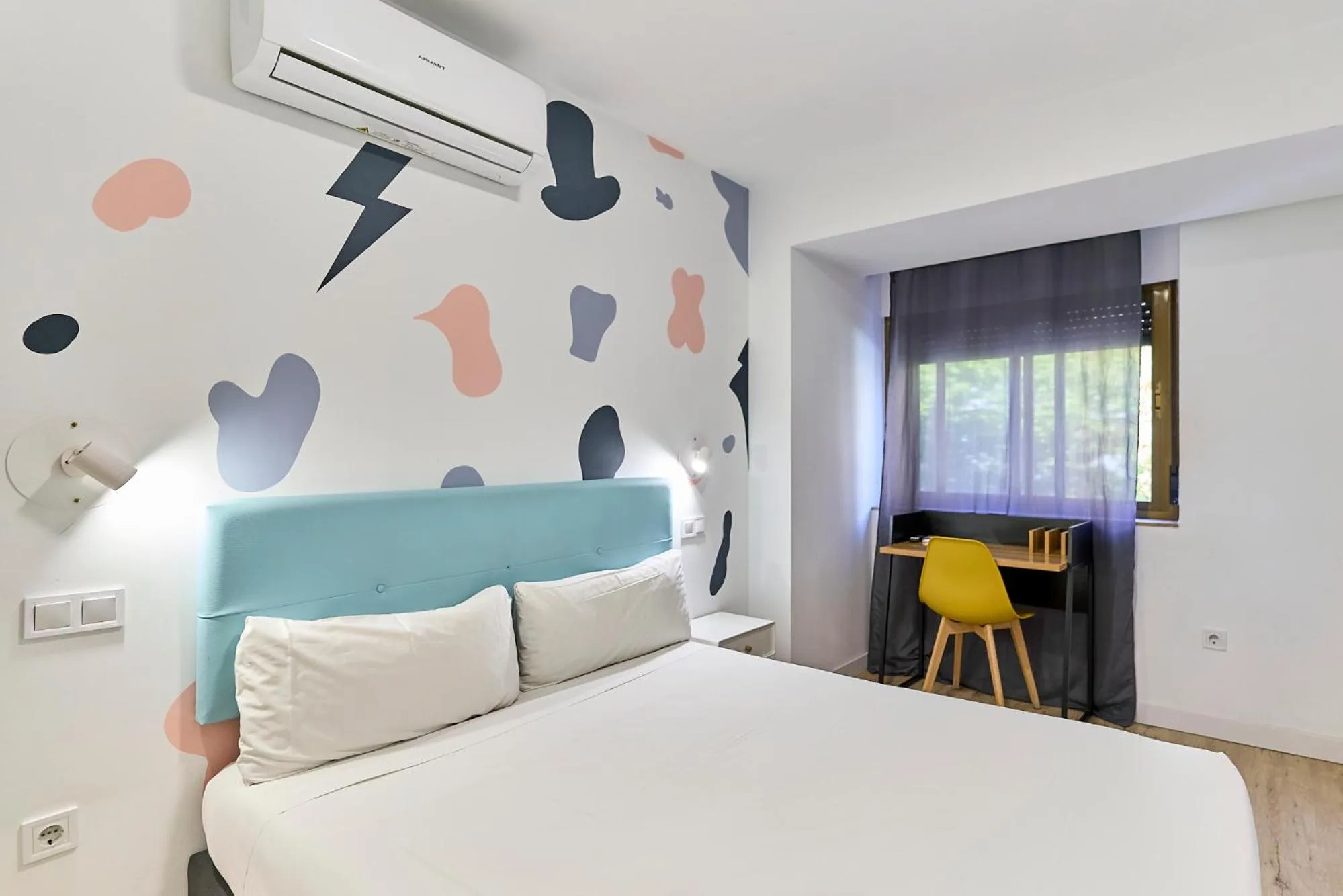 Bed in Hostal Carmen by gaiarooms