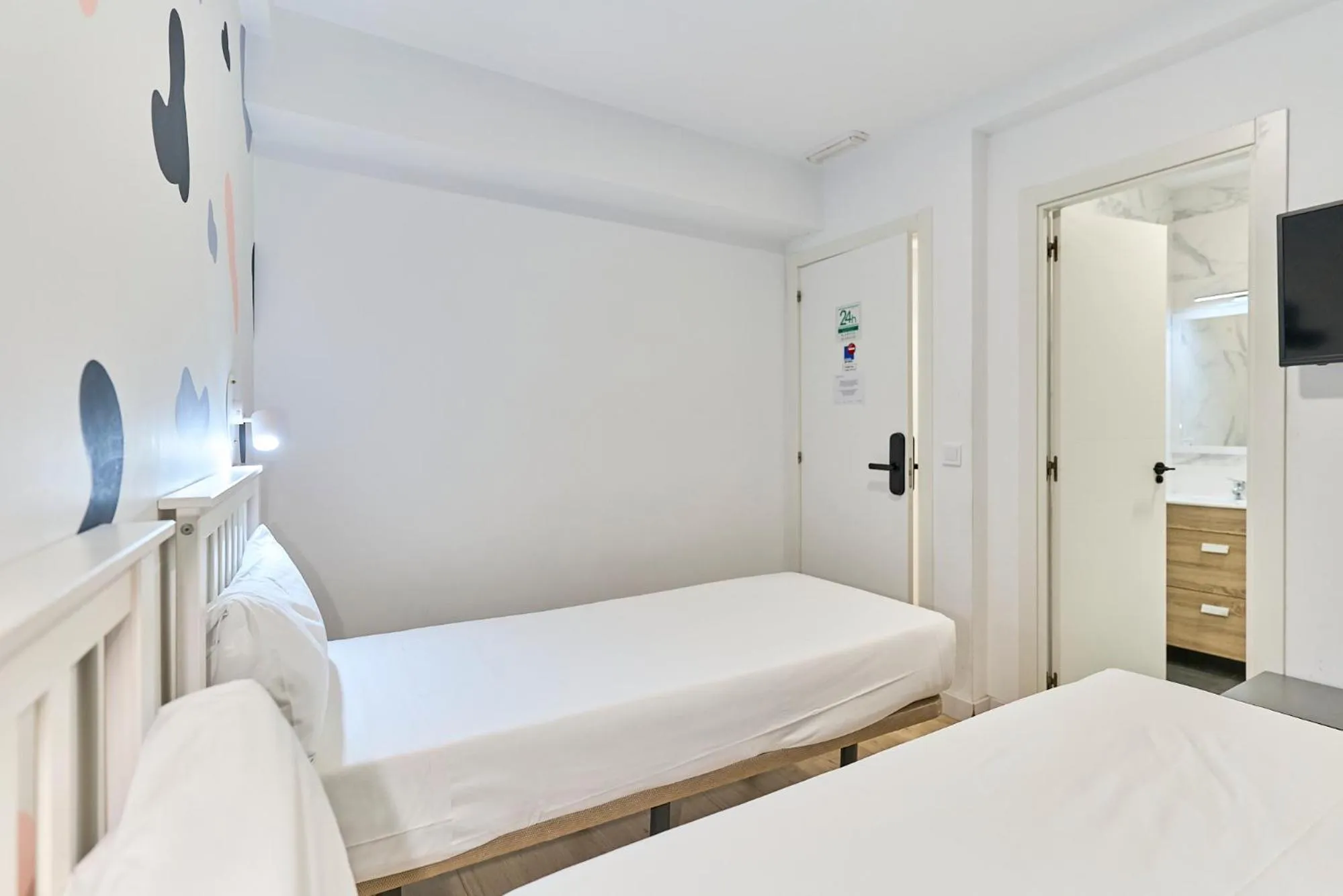 Bed in Hostal Carmen by gaiarooms