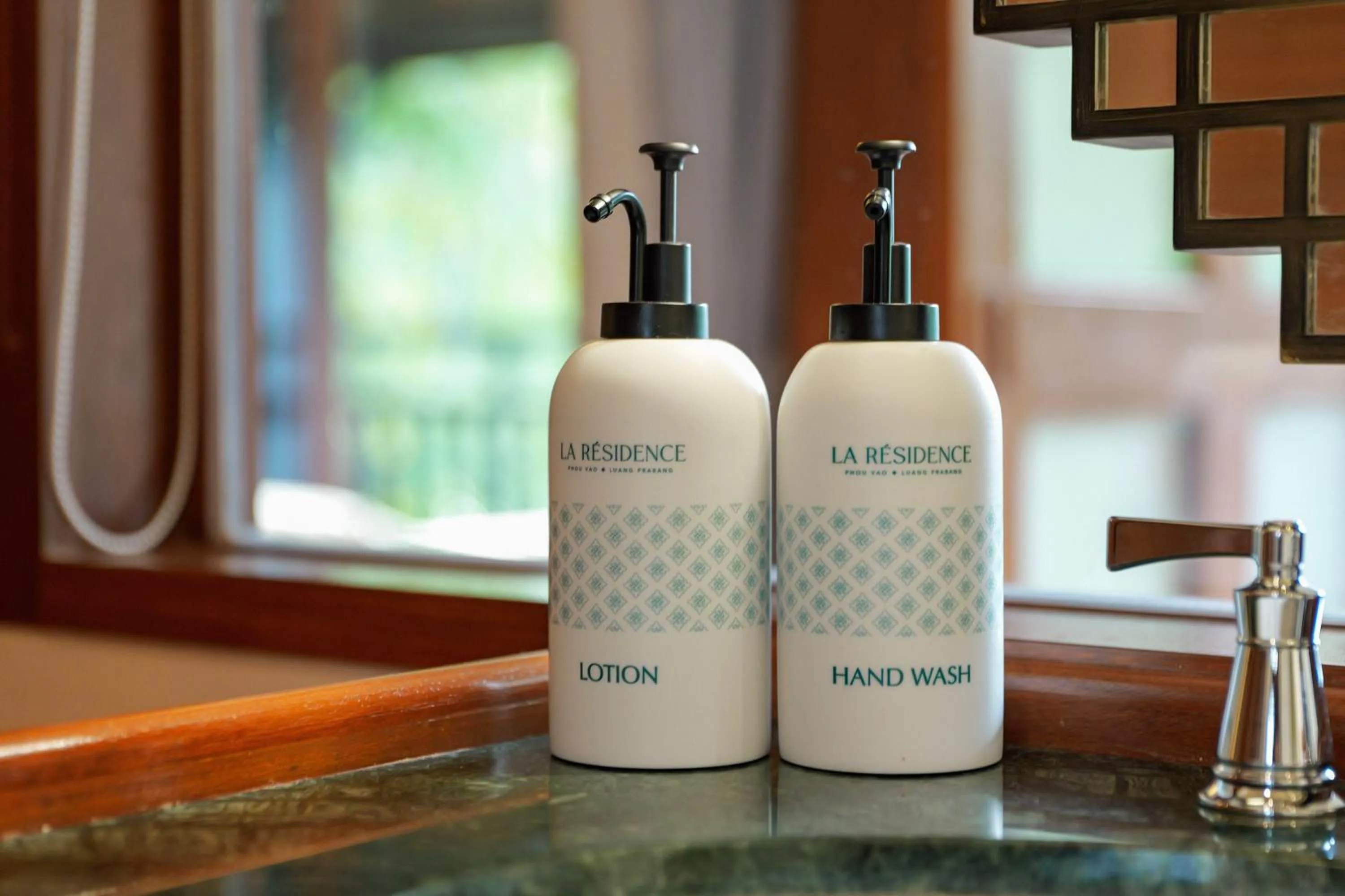 Bathroom in La Résidence Phou Vao