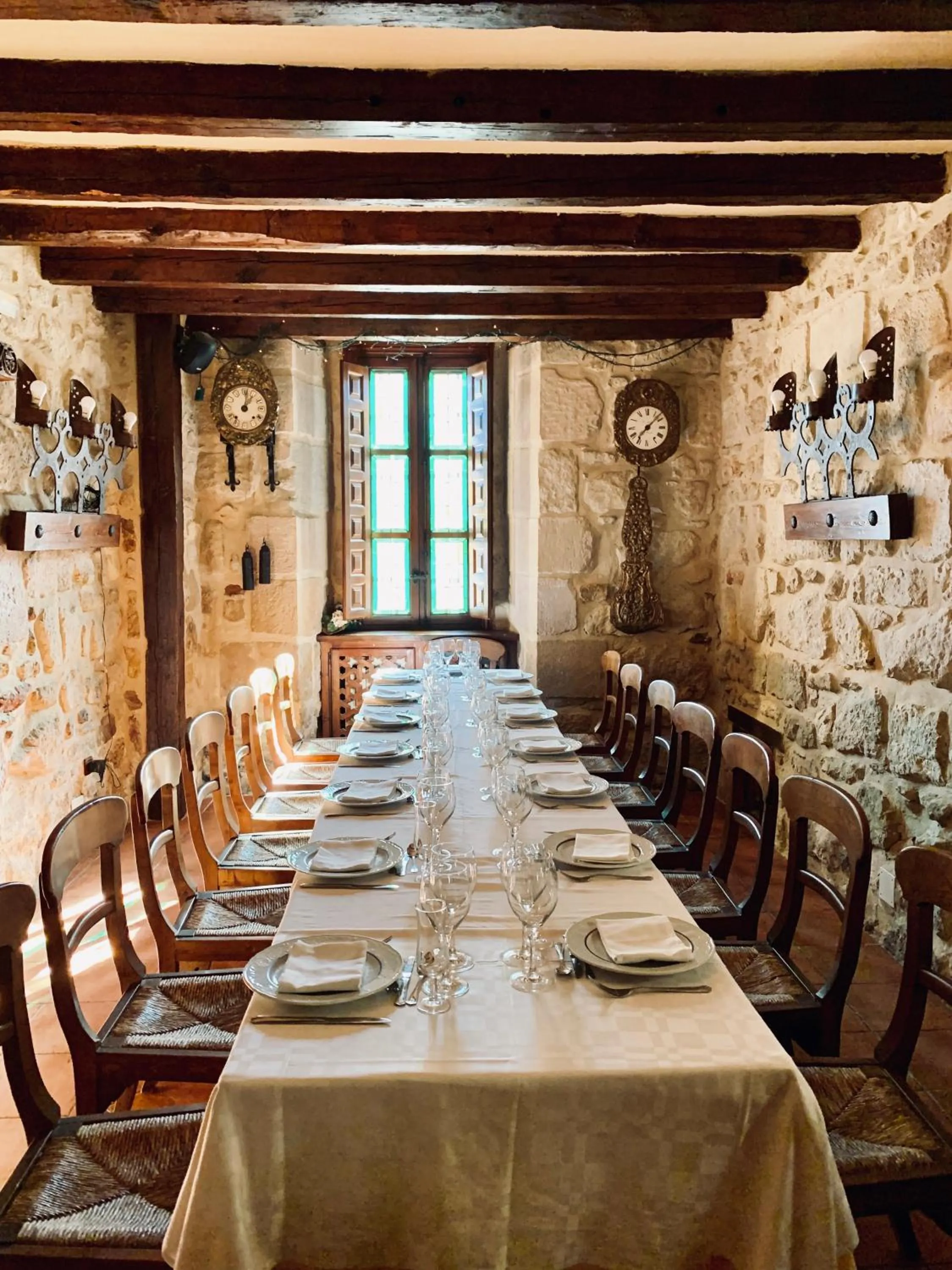 Restaurant/places to eat in Hotel Tres Coronas de Silos