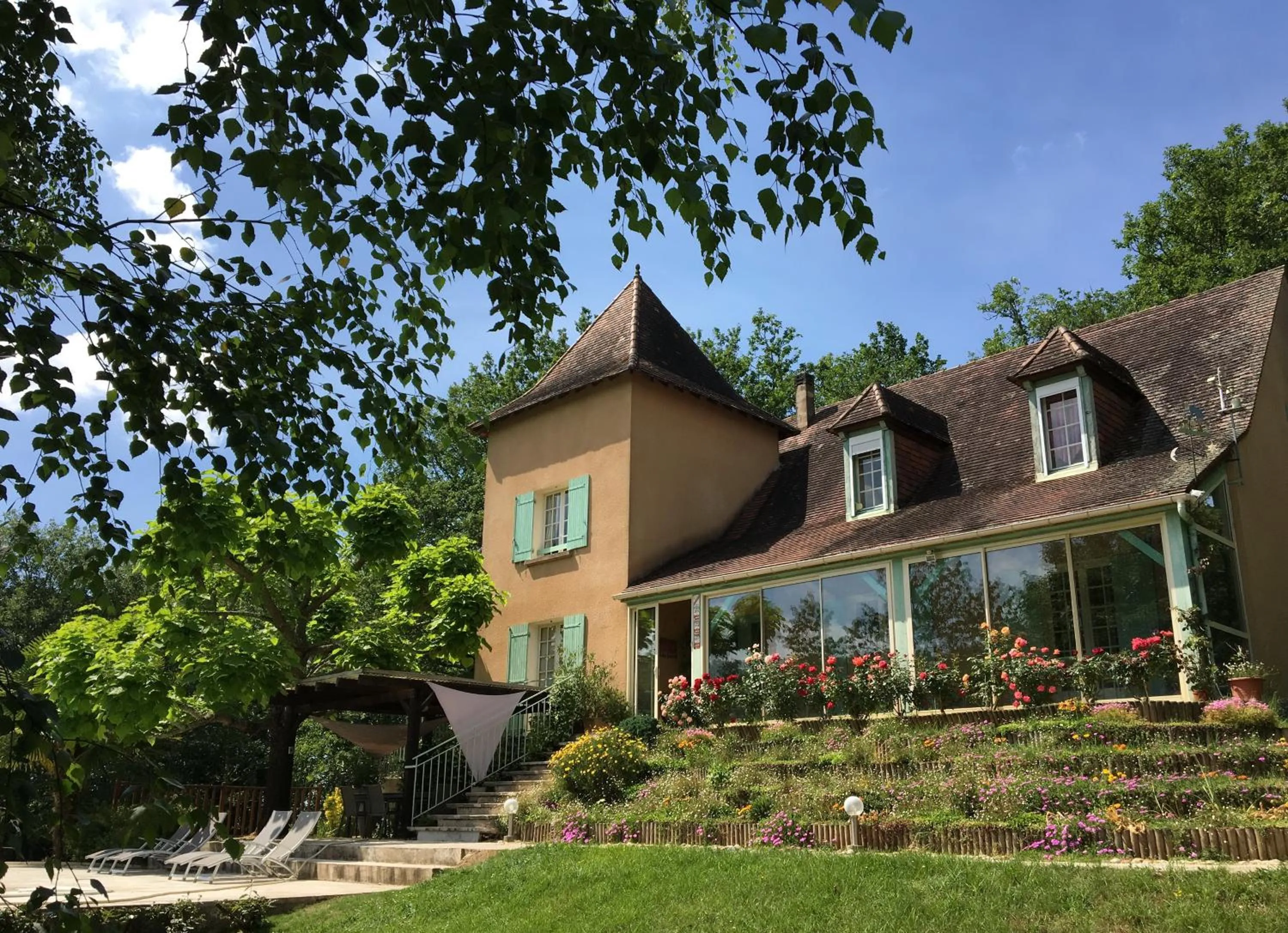 Patio in Les Feuillantines Perigord Noir