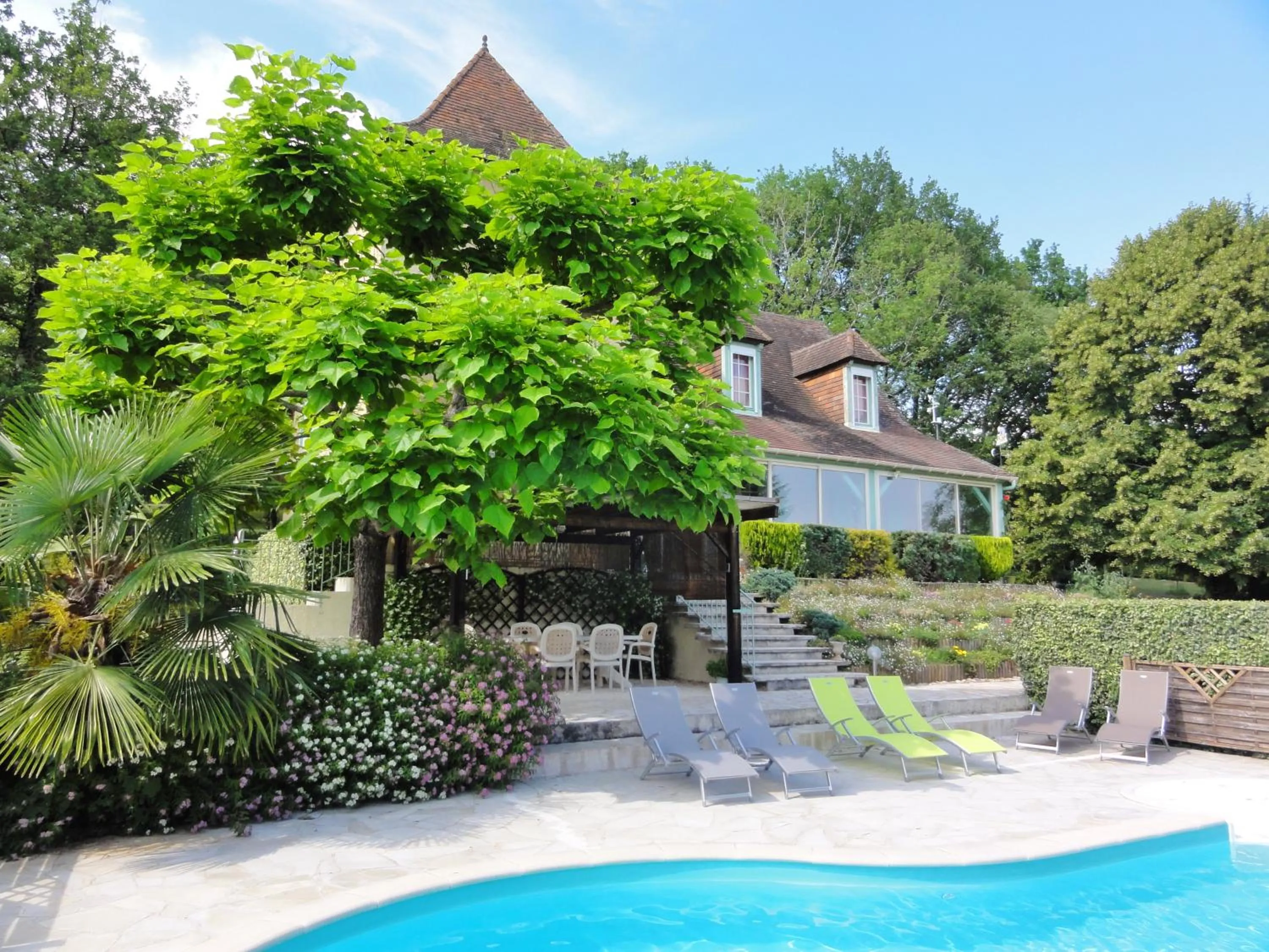 Facade/entrance in Les Feuillantines Perigord Noir