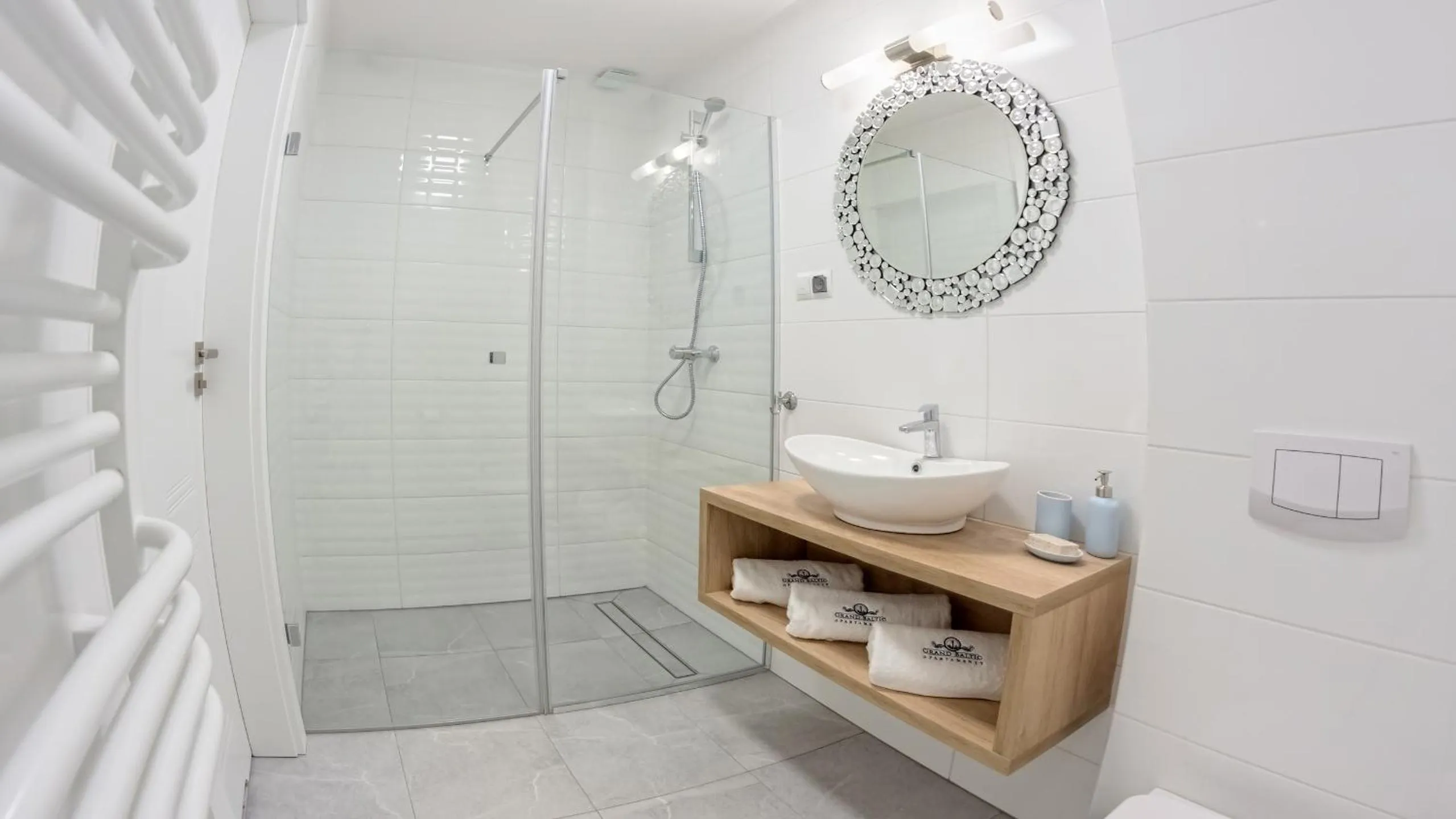 Bathroom in Apartamenty Bałtyckie - Grand Baltic - WIFI, Klimatyzacja, Sala Zabaw, Taras wypoczynkowy, centrum Ustki