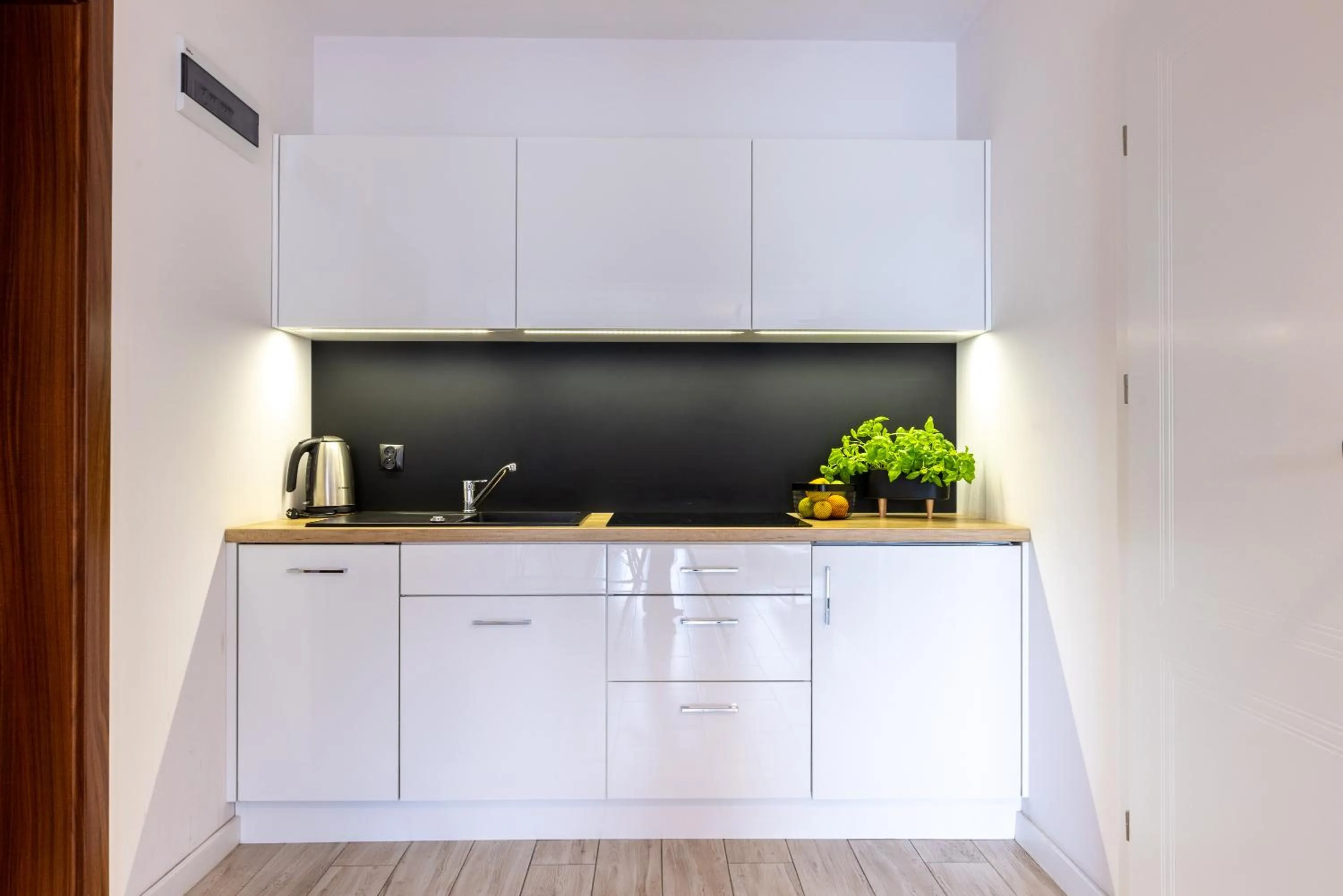 Kitchen or kitchenette in Apartamenty Bałtyckie - Grand Baltic - WIFI, Klimatyzacja, Sala Zabaw, Taras wypoczynkowy, centrum Ustki