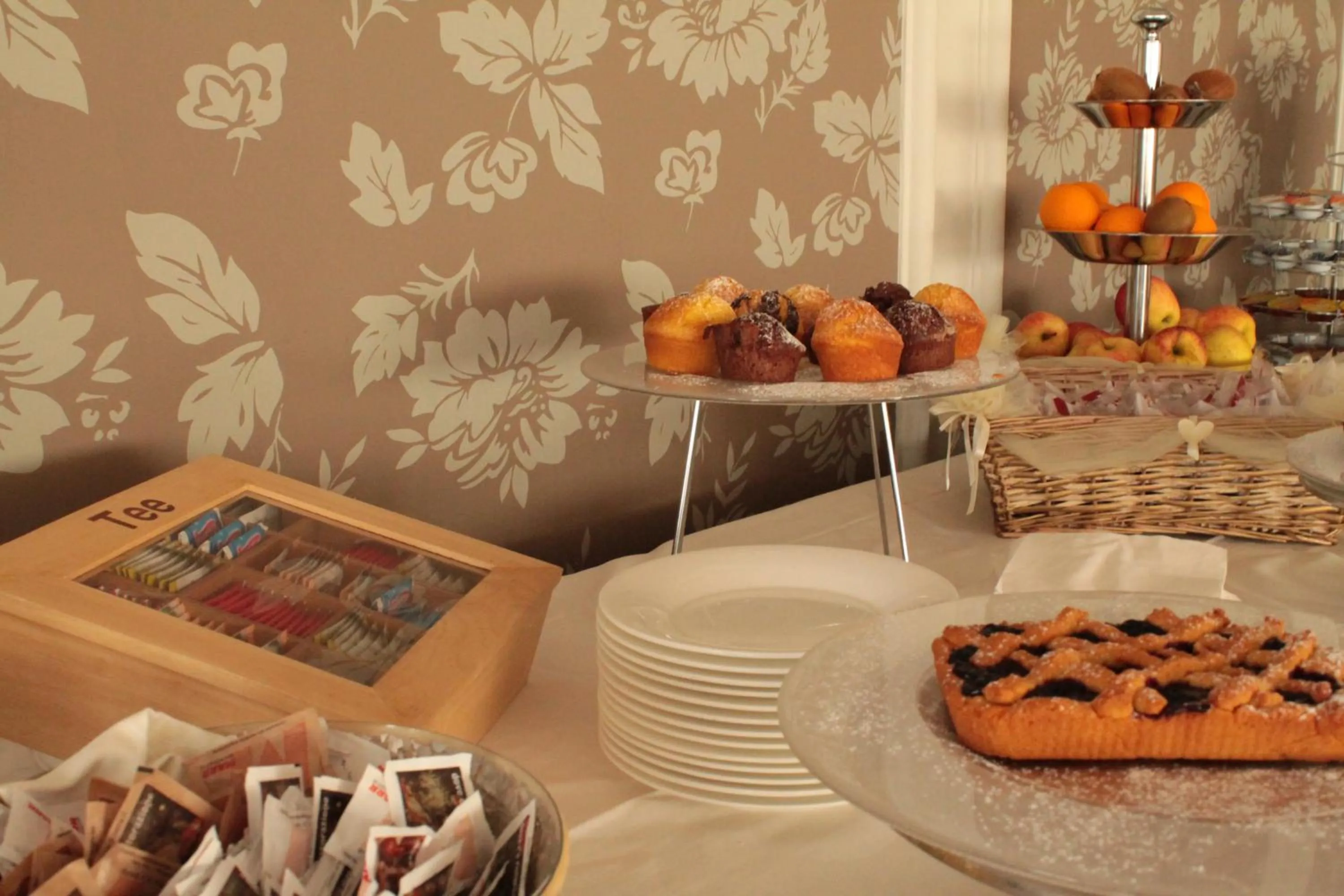 Buffet breakfast in Il Parco Sul Mare Resort & SPA