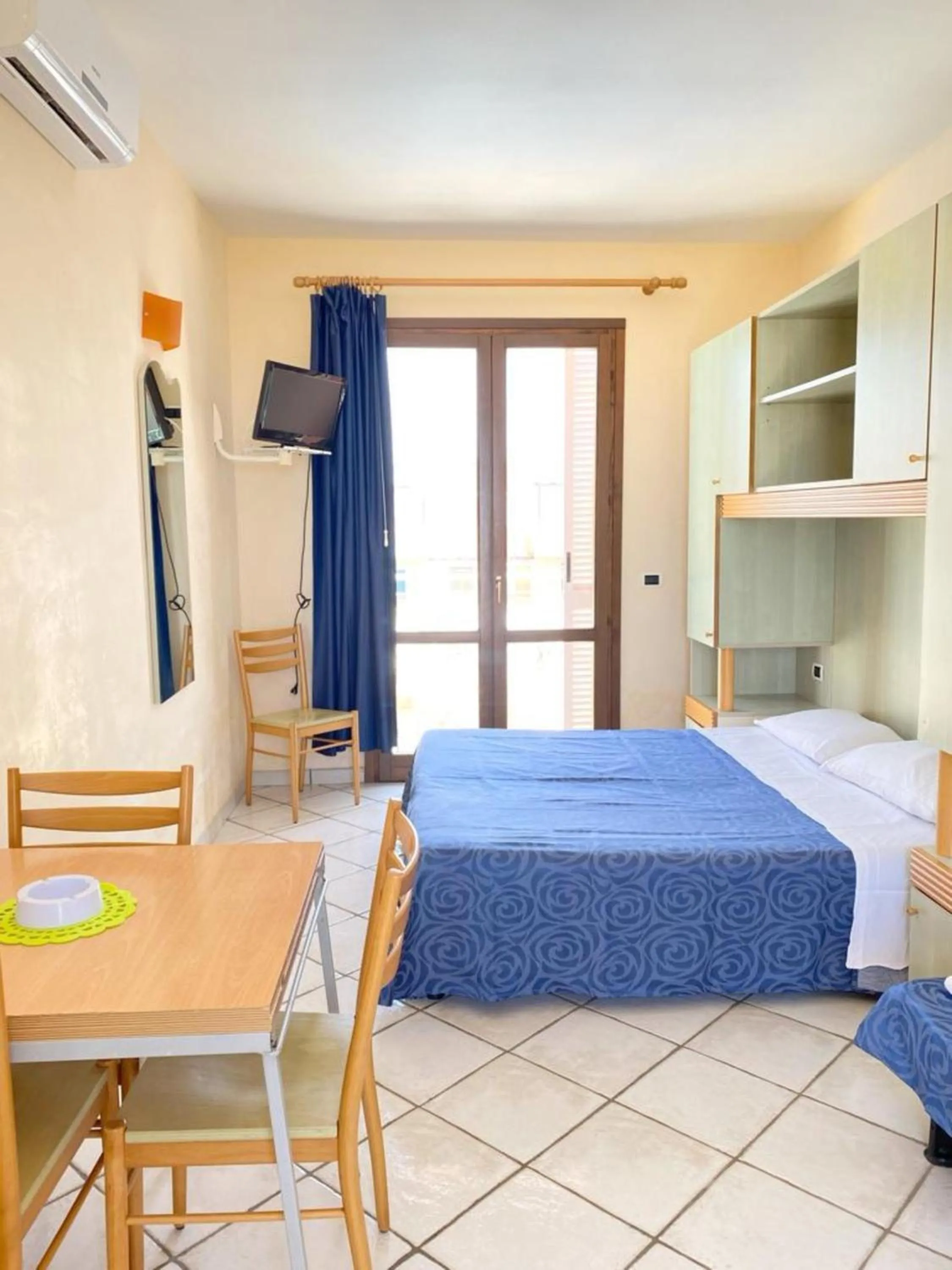 Photo of the whole room, Bed in Tramonti Residence