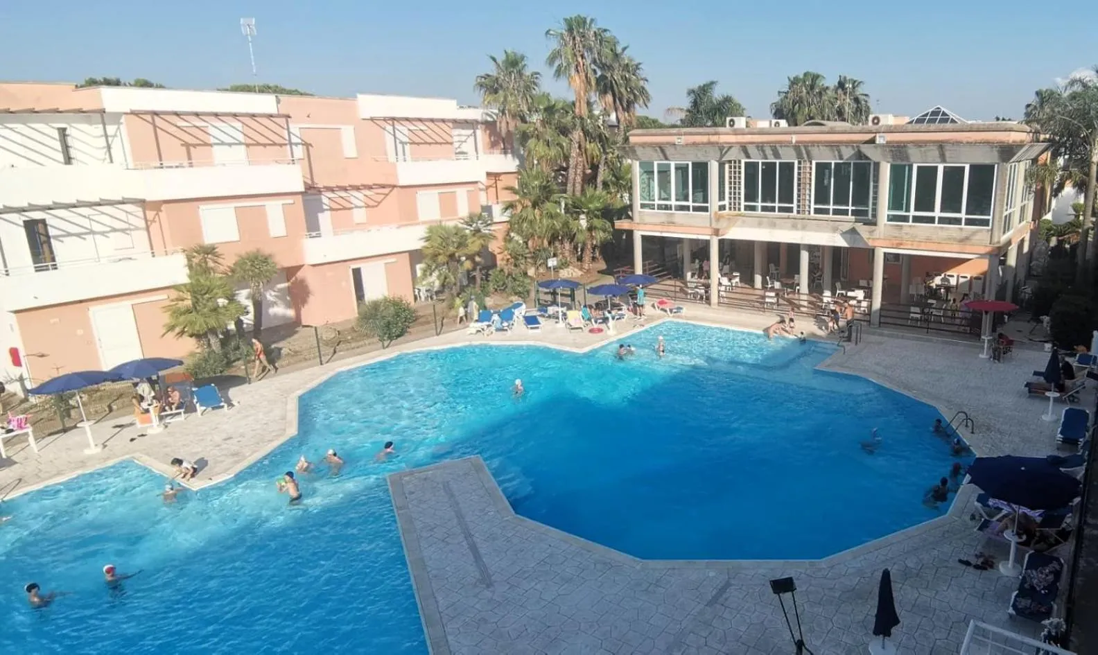 Swimming pool in Tramonti Residence