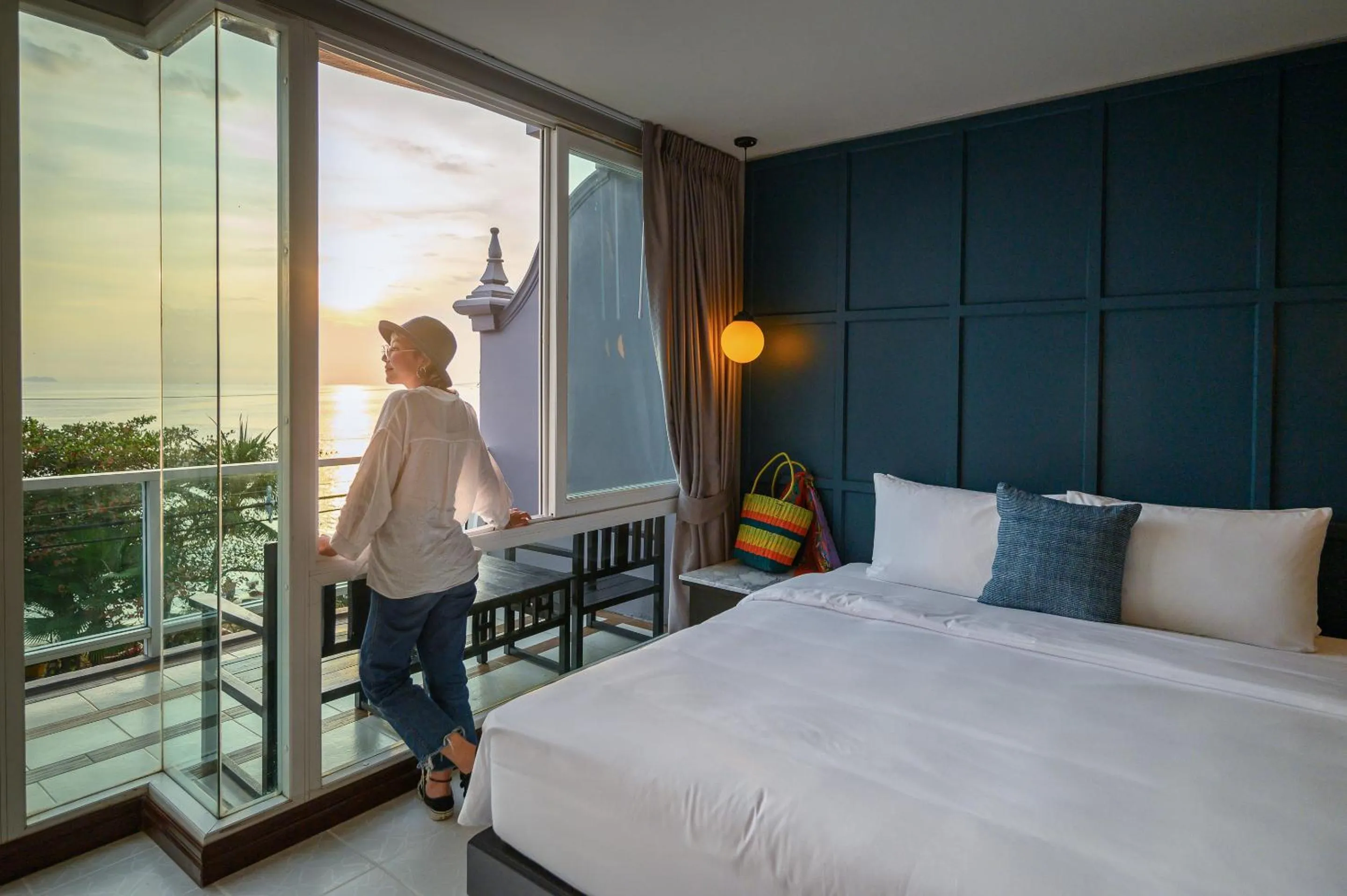 People in Quarter 09 Beach