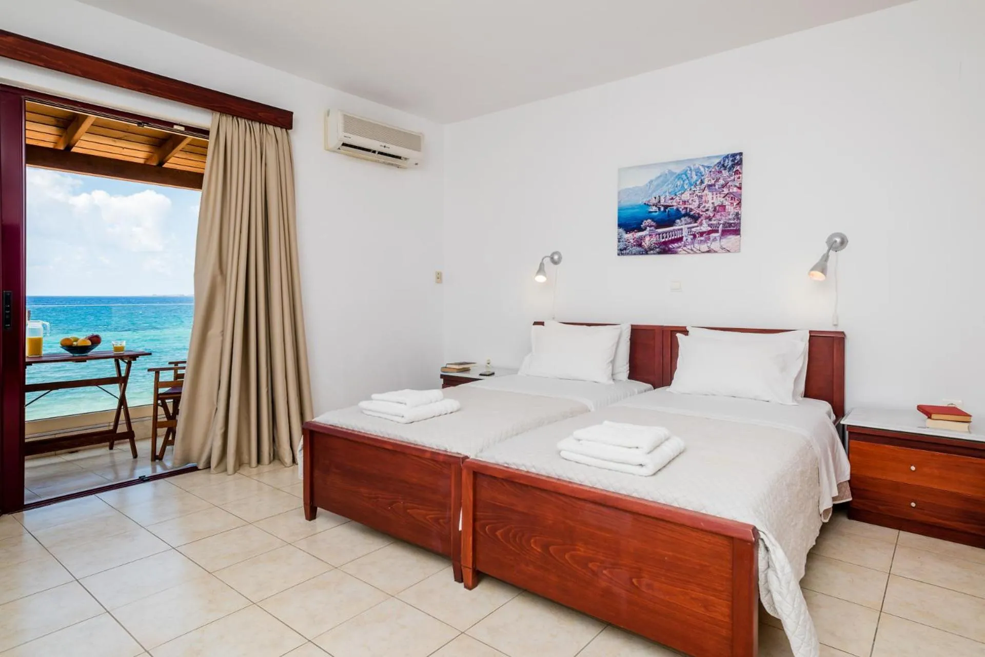 Bed in Ammos Residence