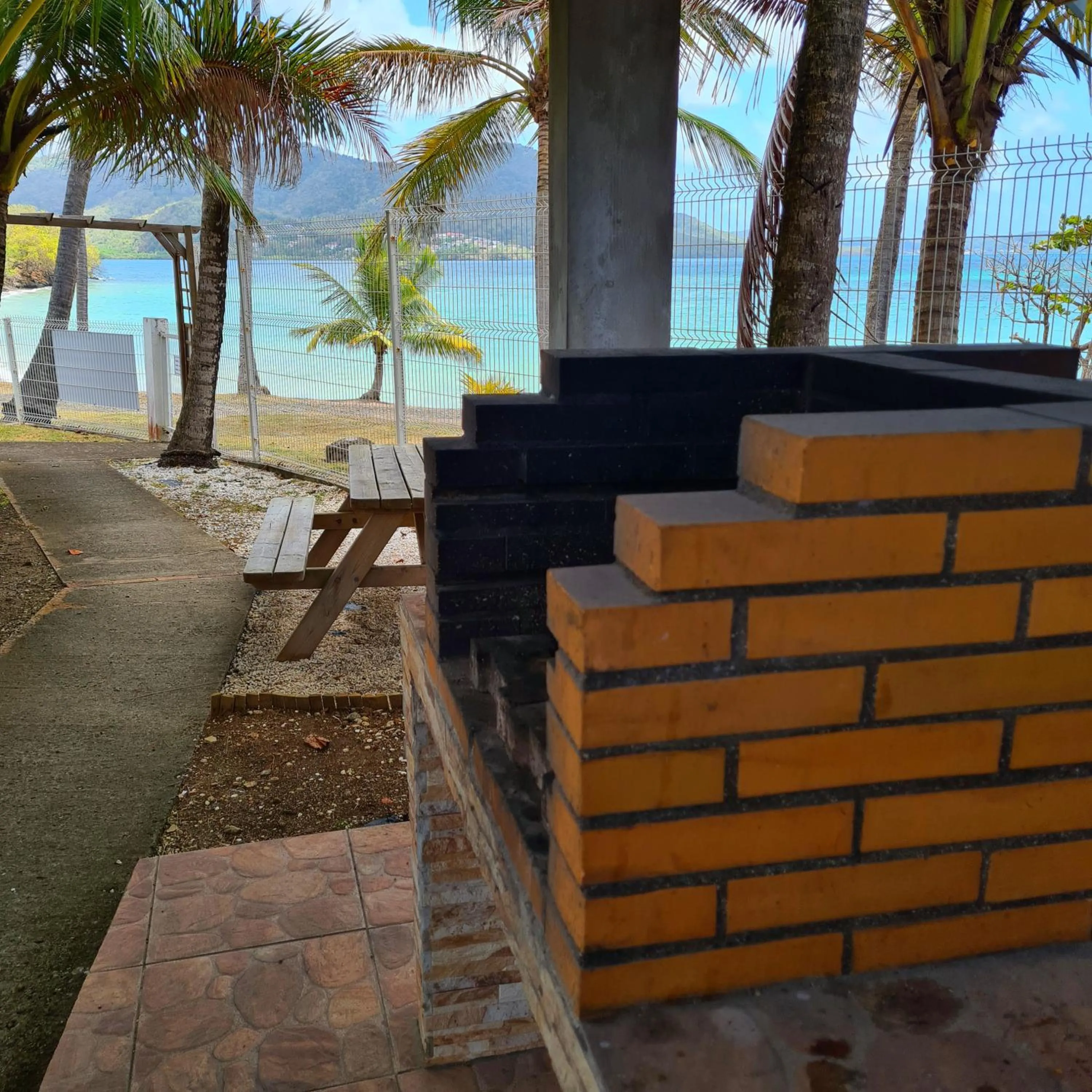 BBQ facilities in Brise Marine