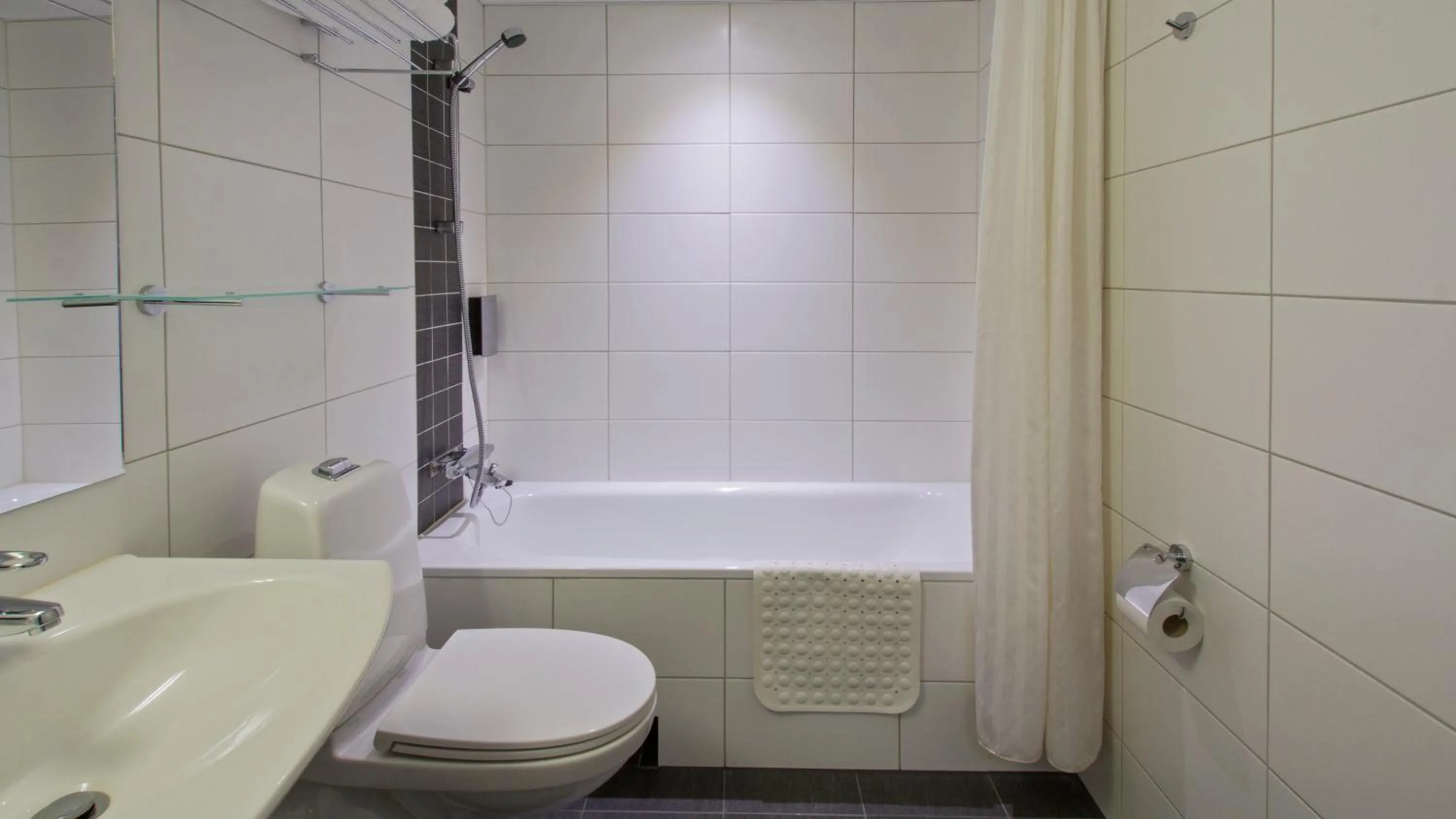 Bathroom in Thon PartnerHotel Horten