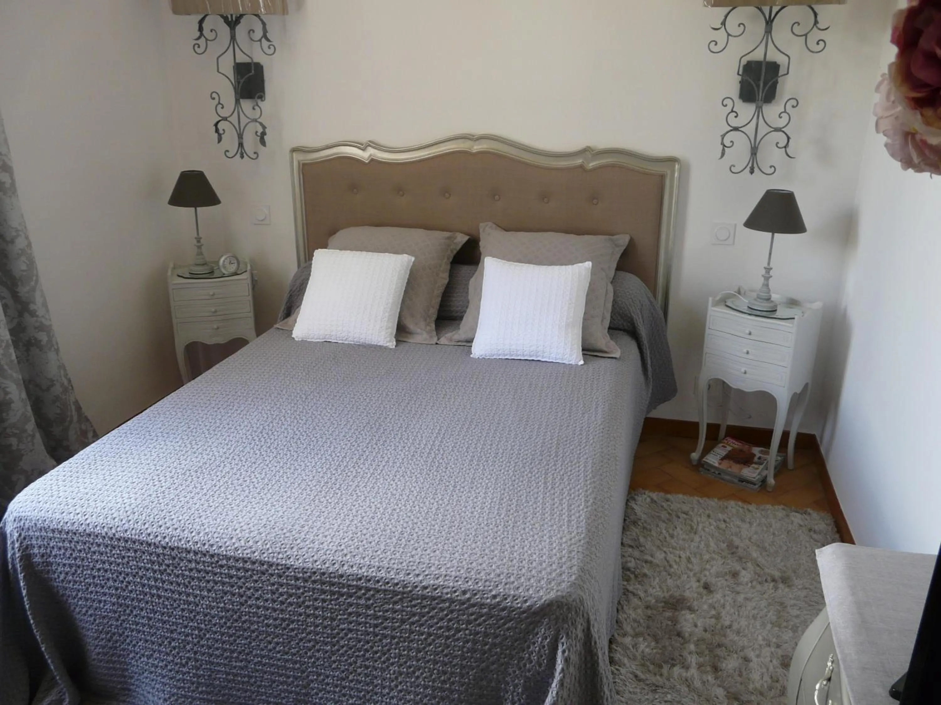 Bedroom, Bed in MAISON Classée 3*