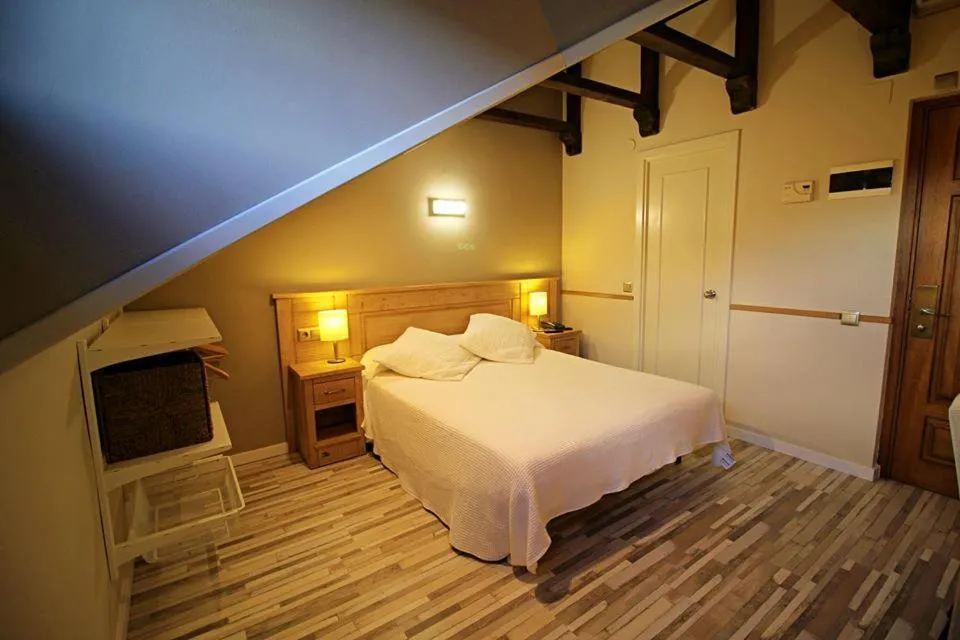 Photo of the whole room, Bed in Hotel Alda A Boira