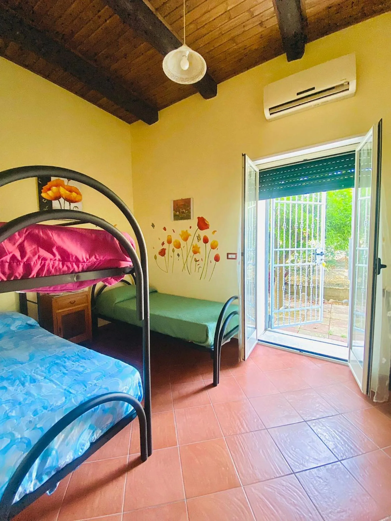 Triple Room with Garden View in La Bouganville B&B