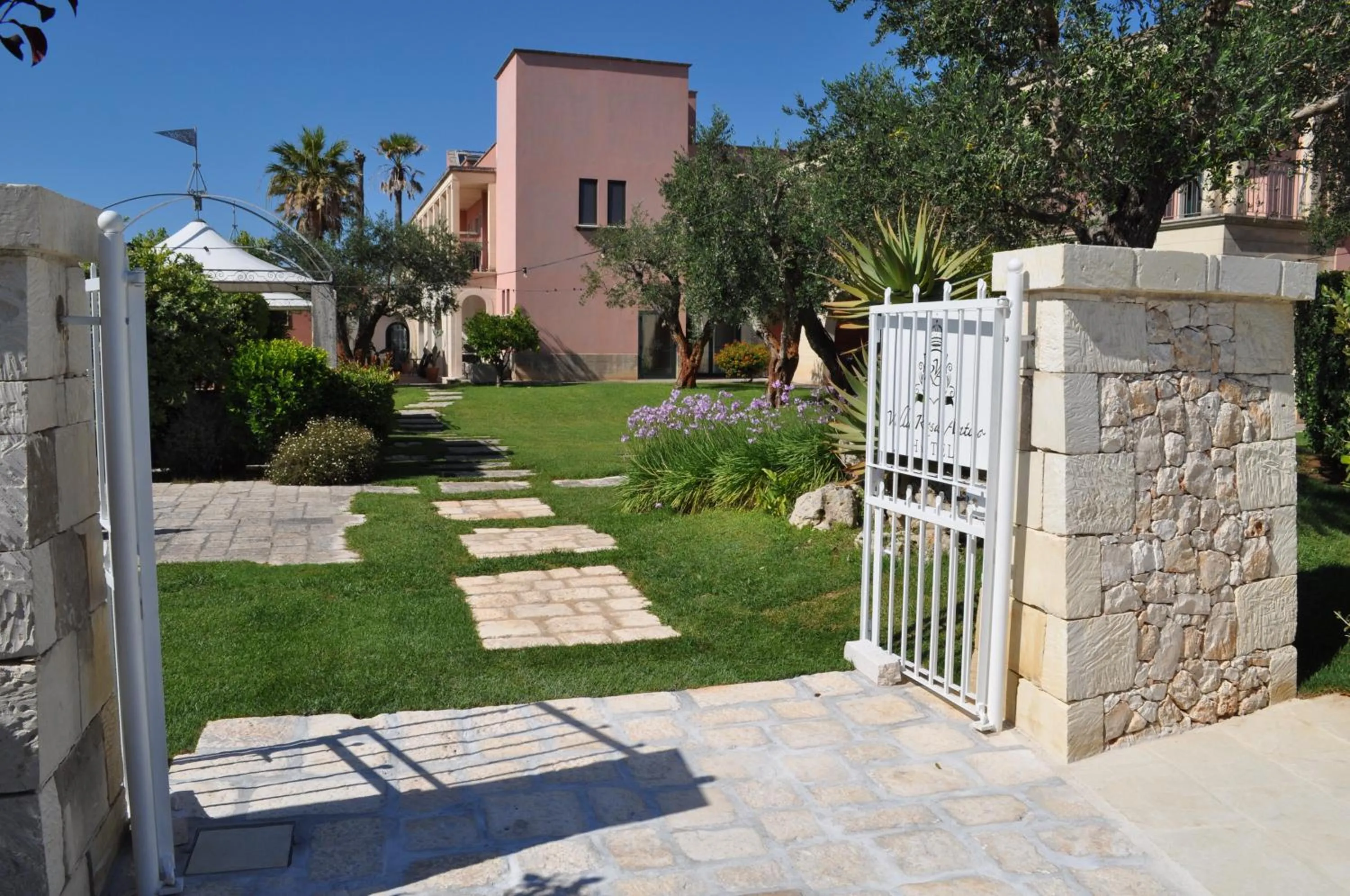 Property building in Villa Rosa Antico Dimora Storica