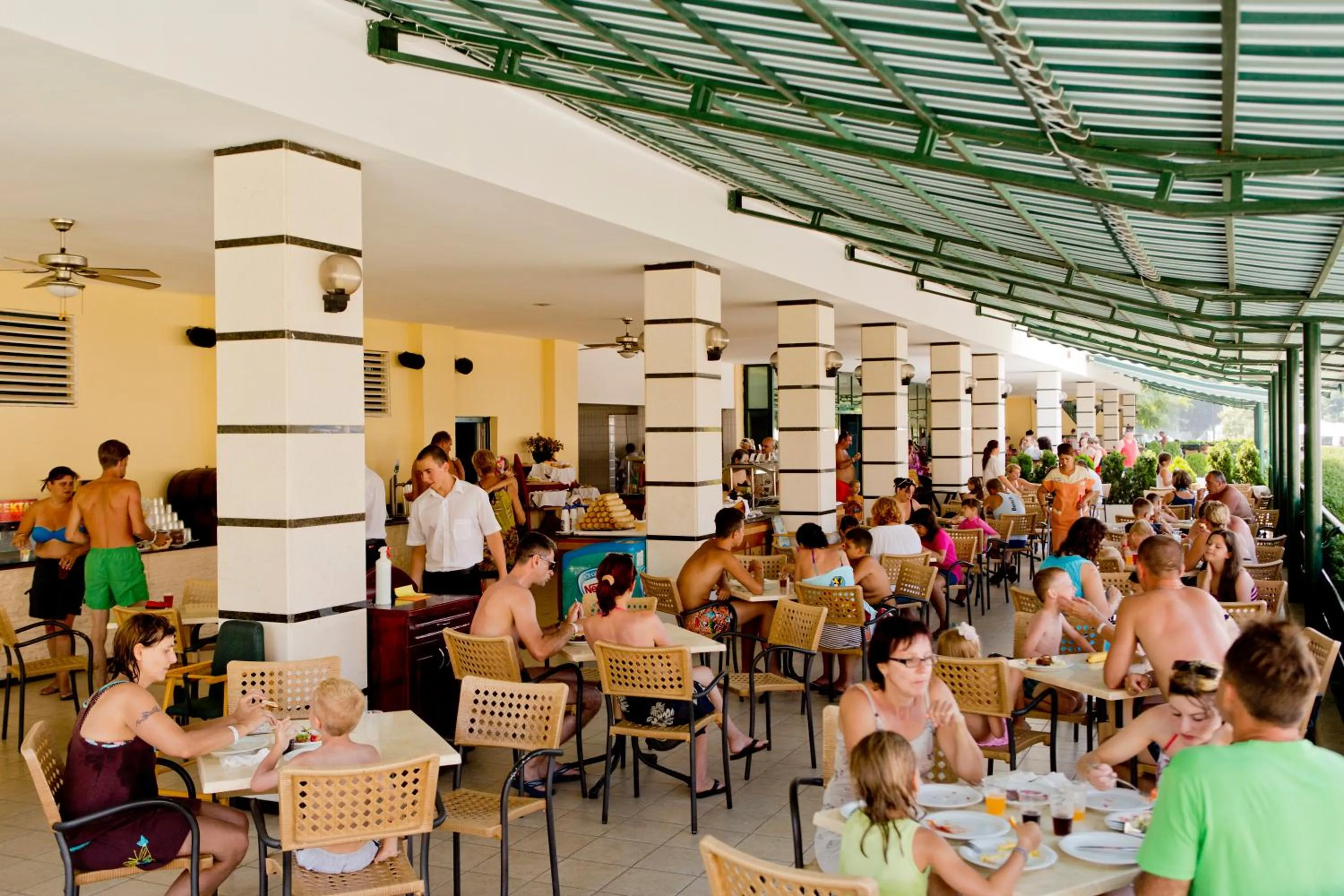 Restaurant/places to eat in DIT Evrika Beach Club Hotel - All Inclusive