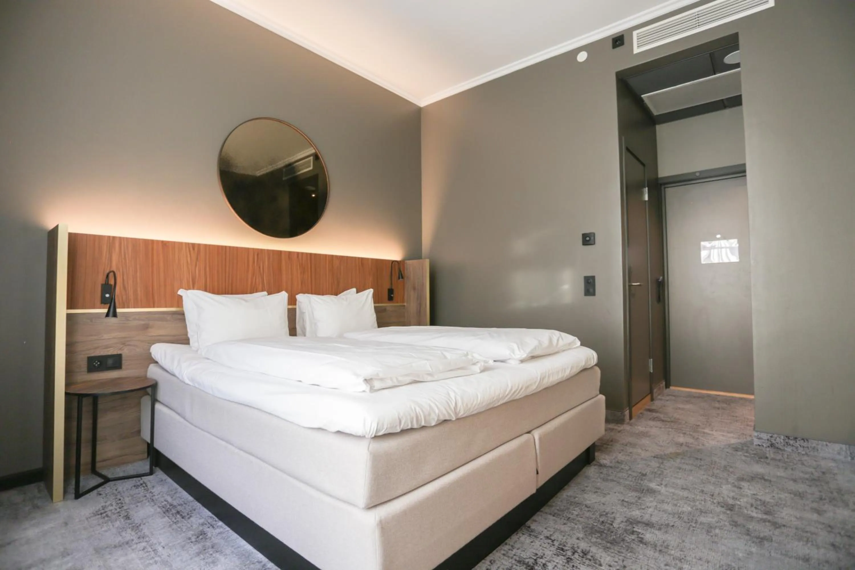 Bedroom, Bed in Karl Johan Hotel