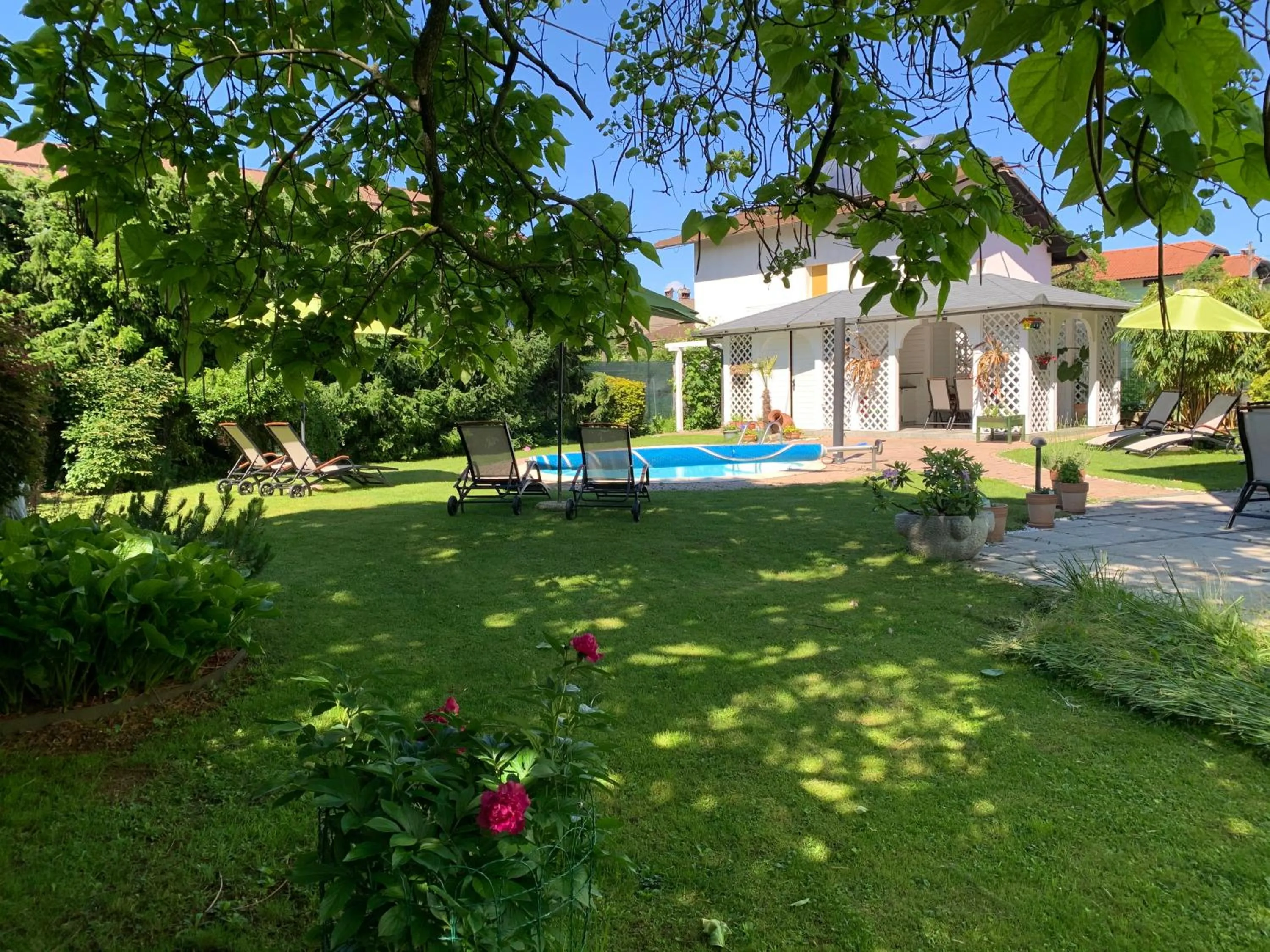 Vila Lesce with heated outdoor pool